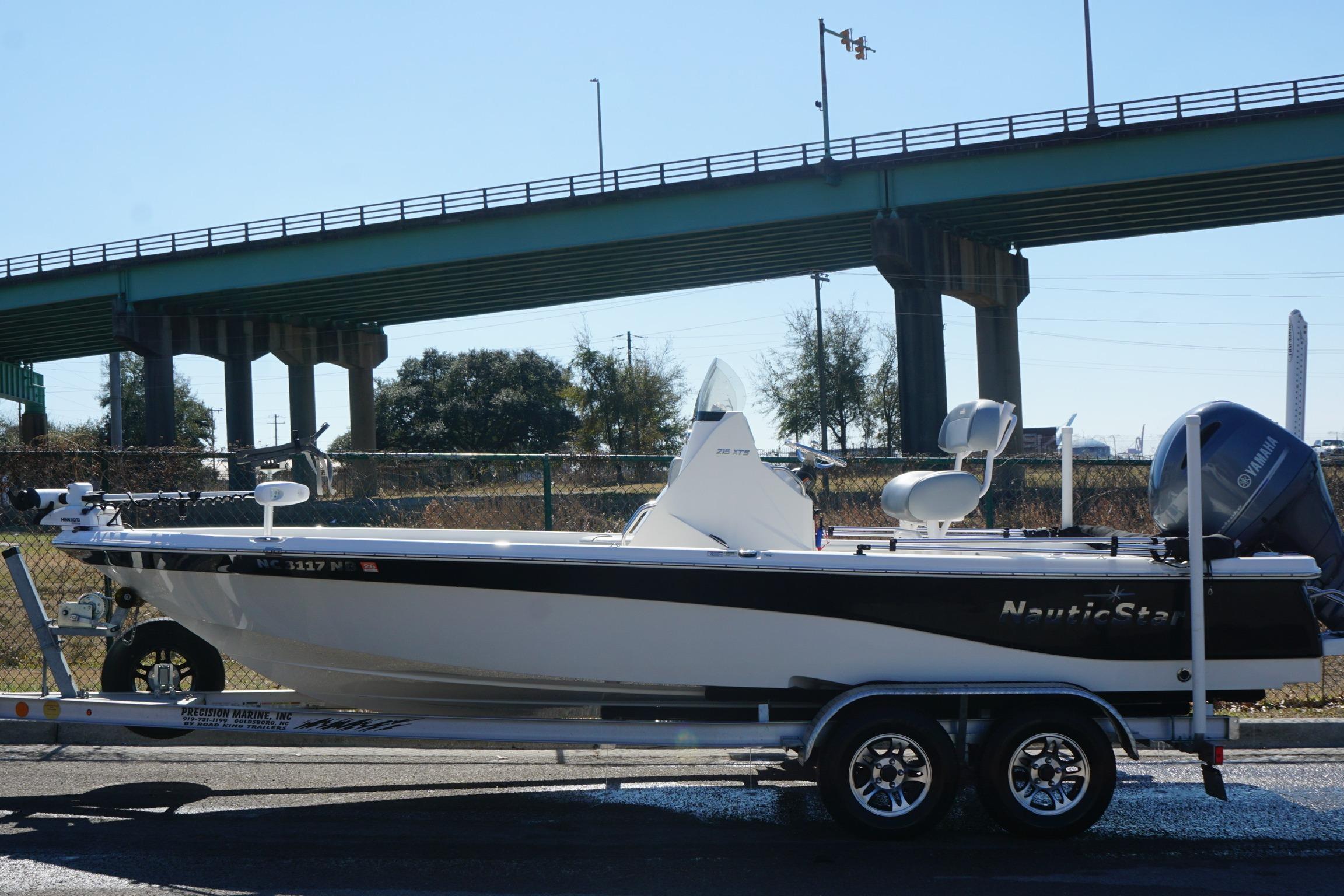2023 NauticStar 215 XTS