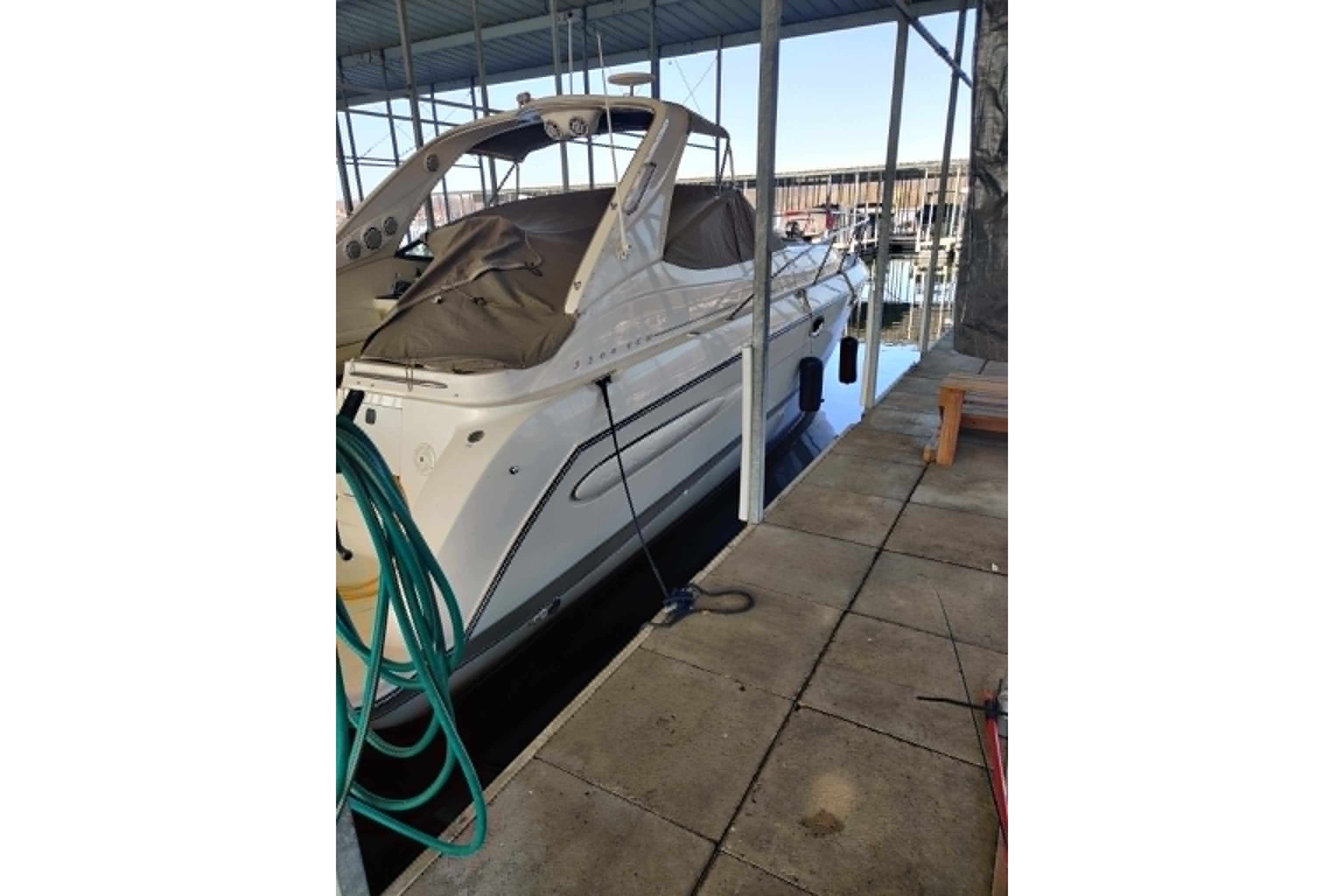 2001 Maxum 3300 SCR