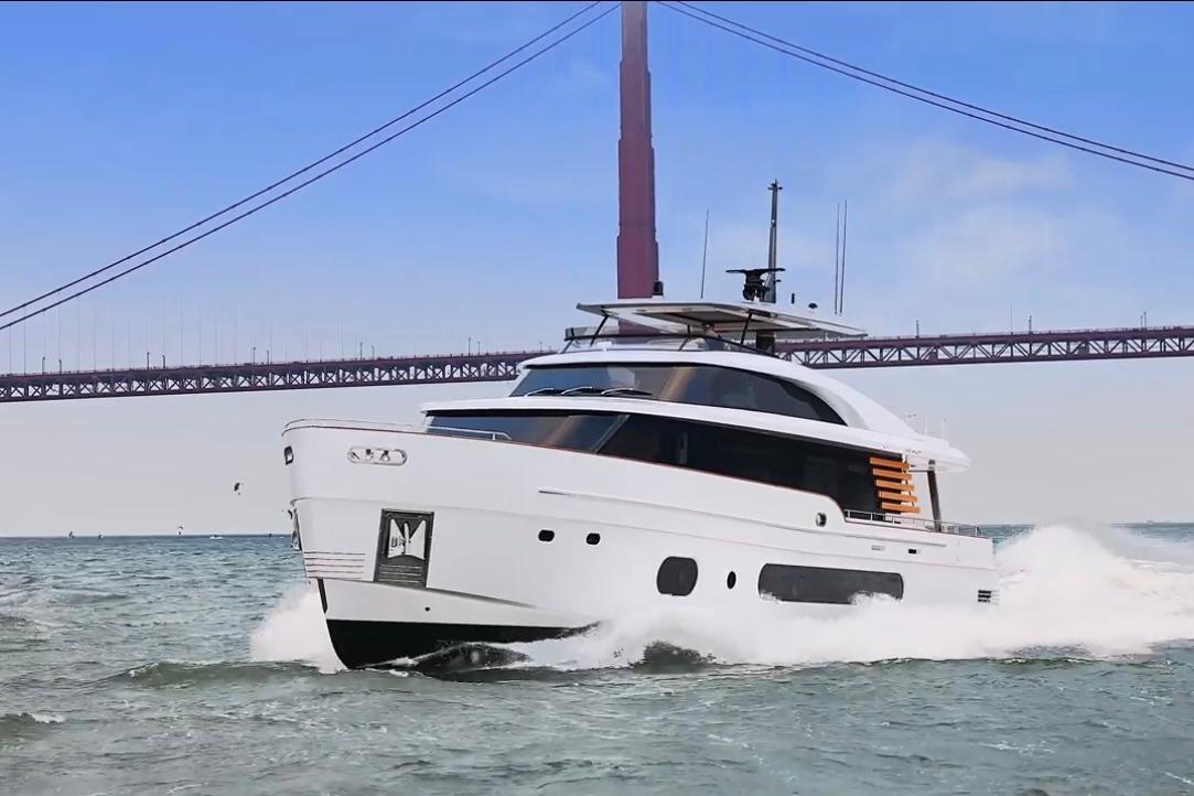 2026 Azimut Grande Magellano 25M
