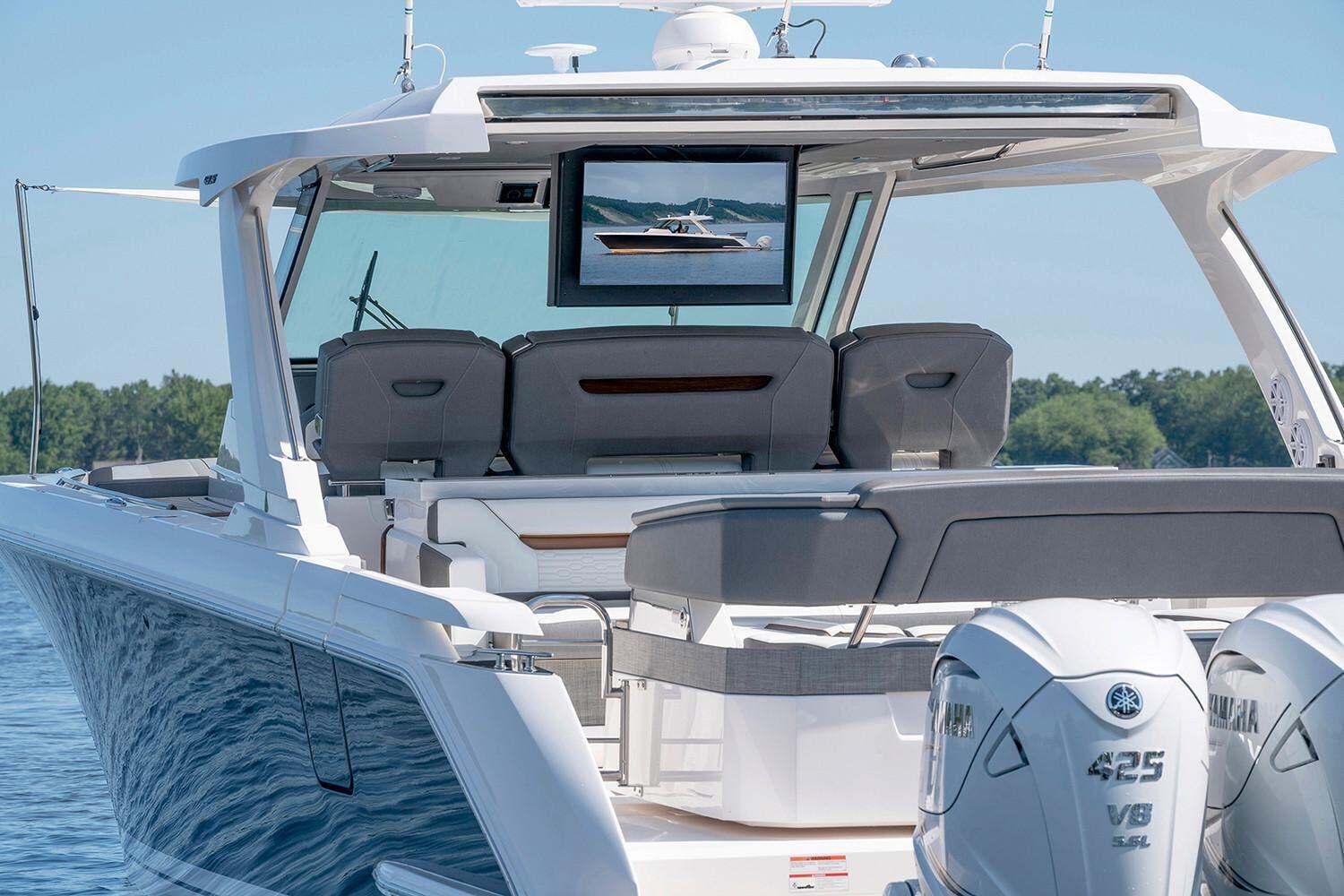 2026 Tiara Yachts 43LS - 15