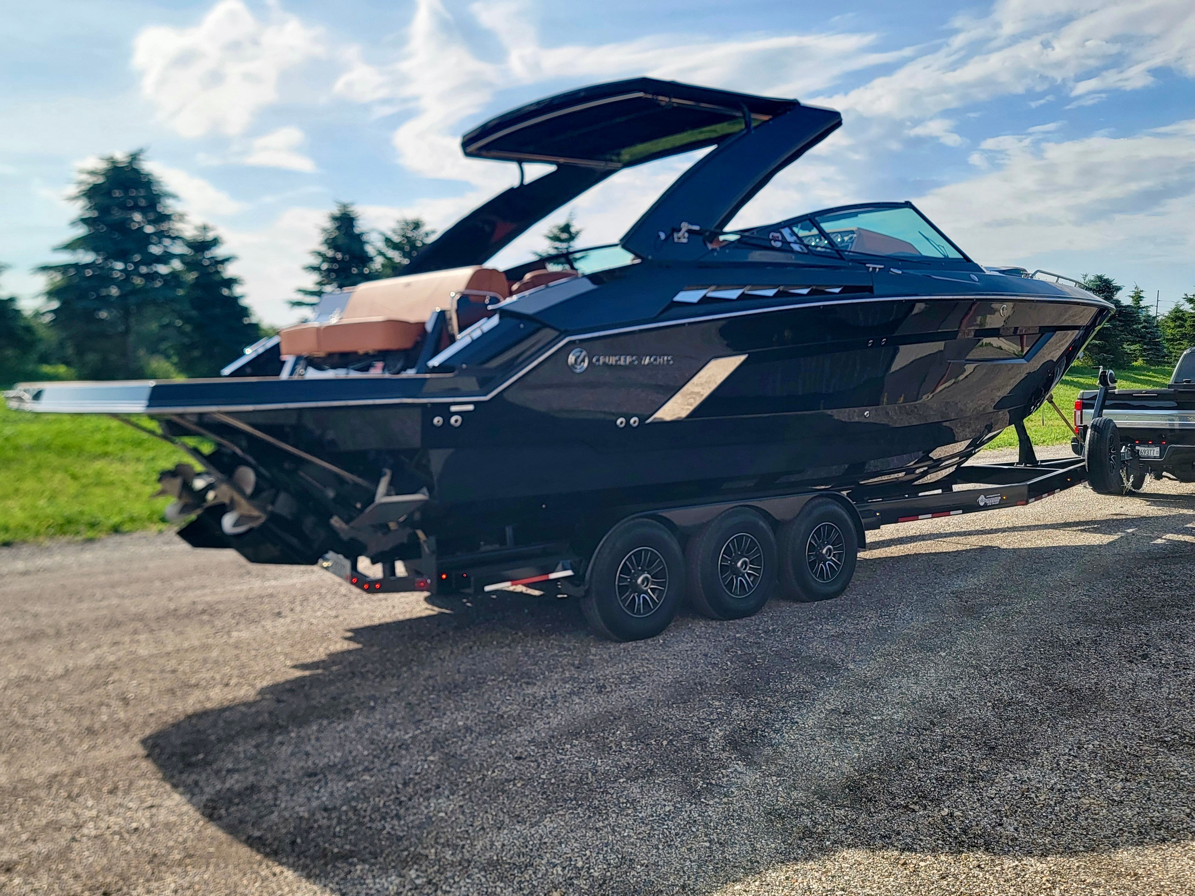 2020 Cruisers Yachts 338 CX South Beach Bow Rider - 18