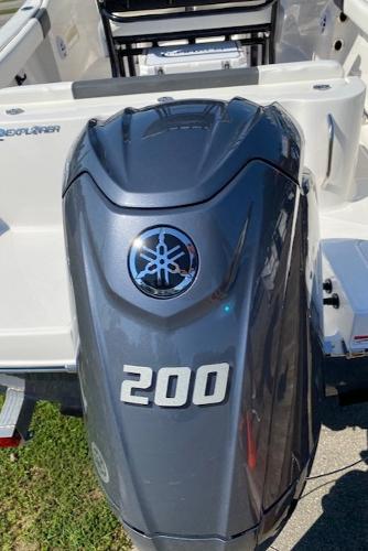 2024 Robalo R222 Center Console with Yamaha 200 outboard motor.