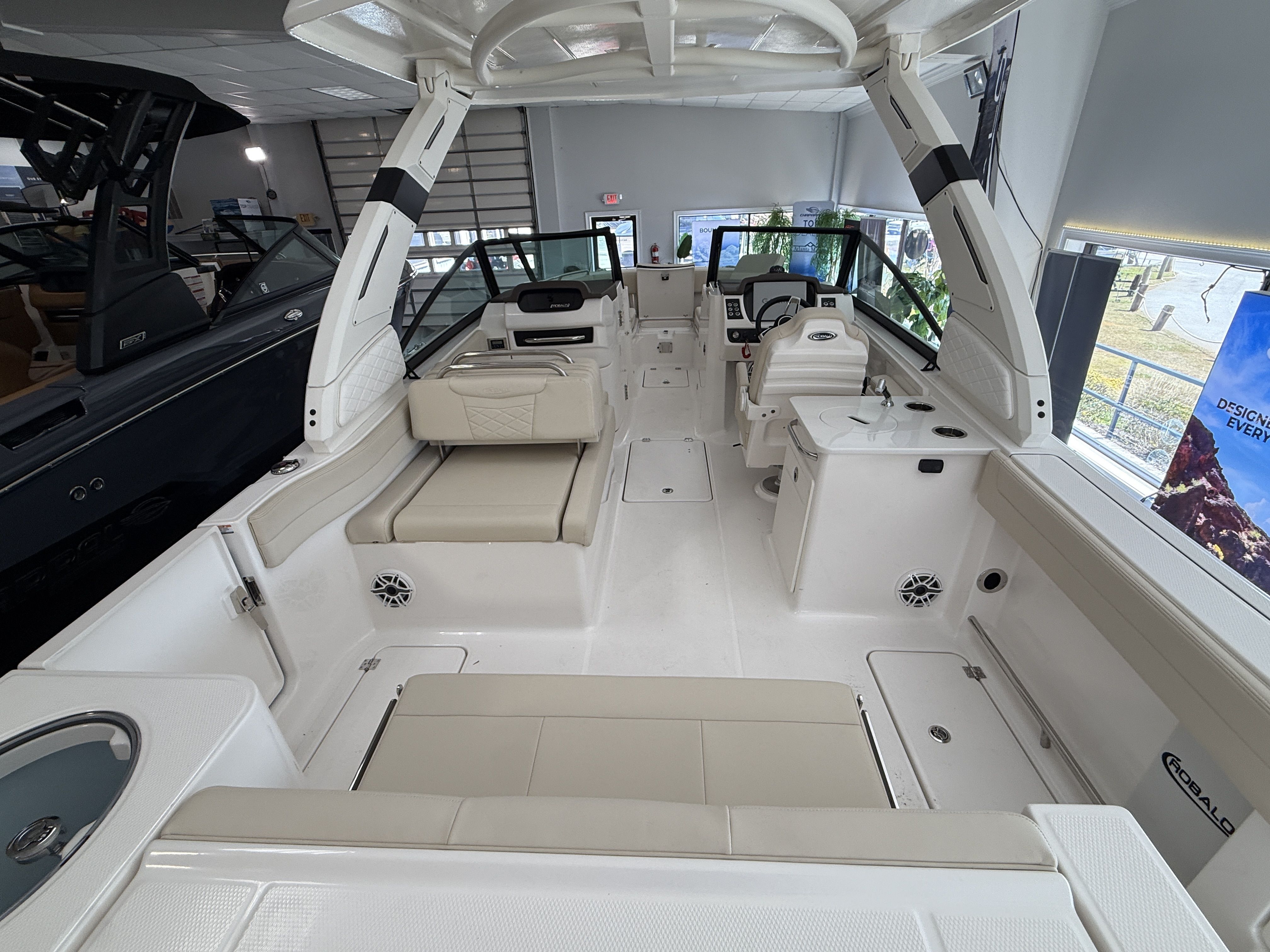 2026 Robalo 257 Dual Console - 15