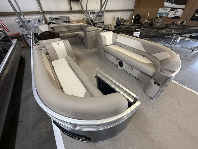 2026 Tahoe Sport - 23 FT Cruise - 11