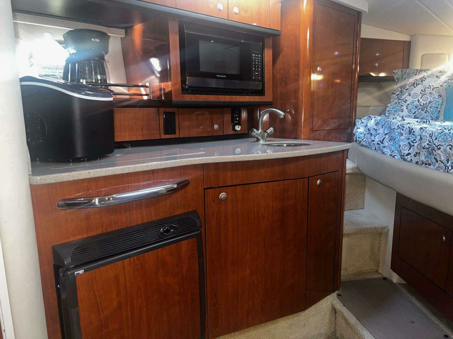 2007 Sea Ray Sundancer - Image 16
