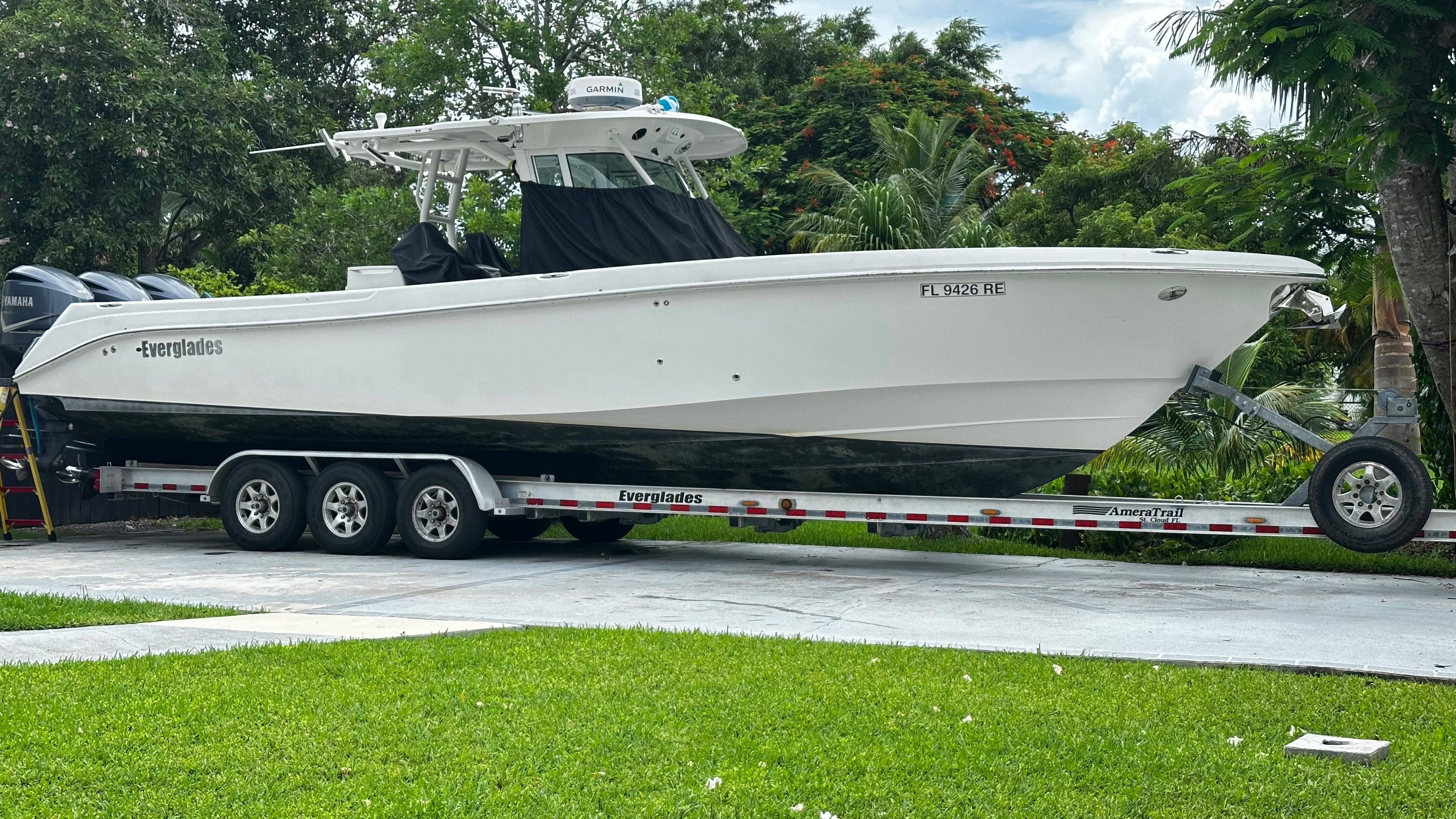 2009 Everglades 365 Center Console - 125