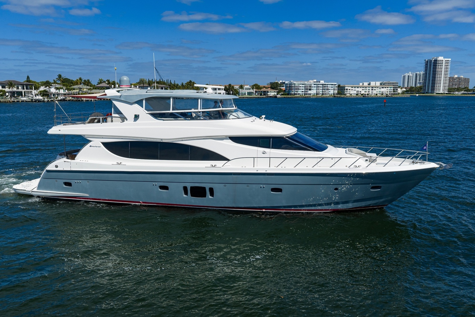 2013 Hatteras 80 Motor Yacht - Image 60