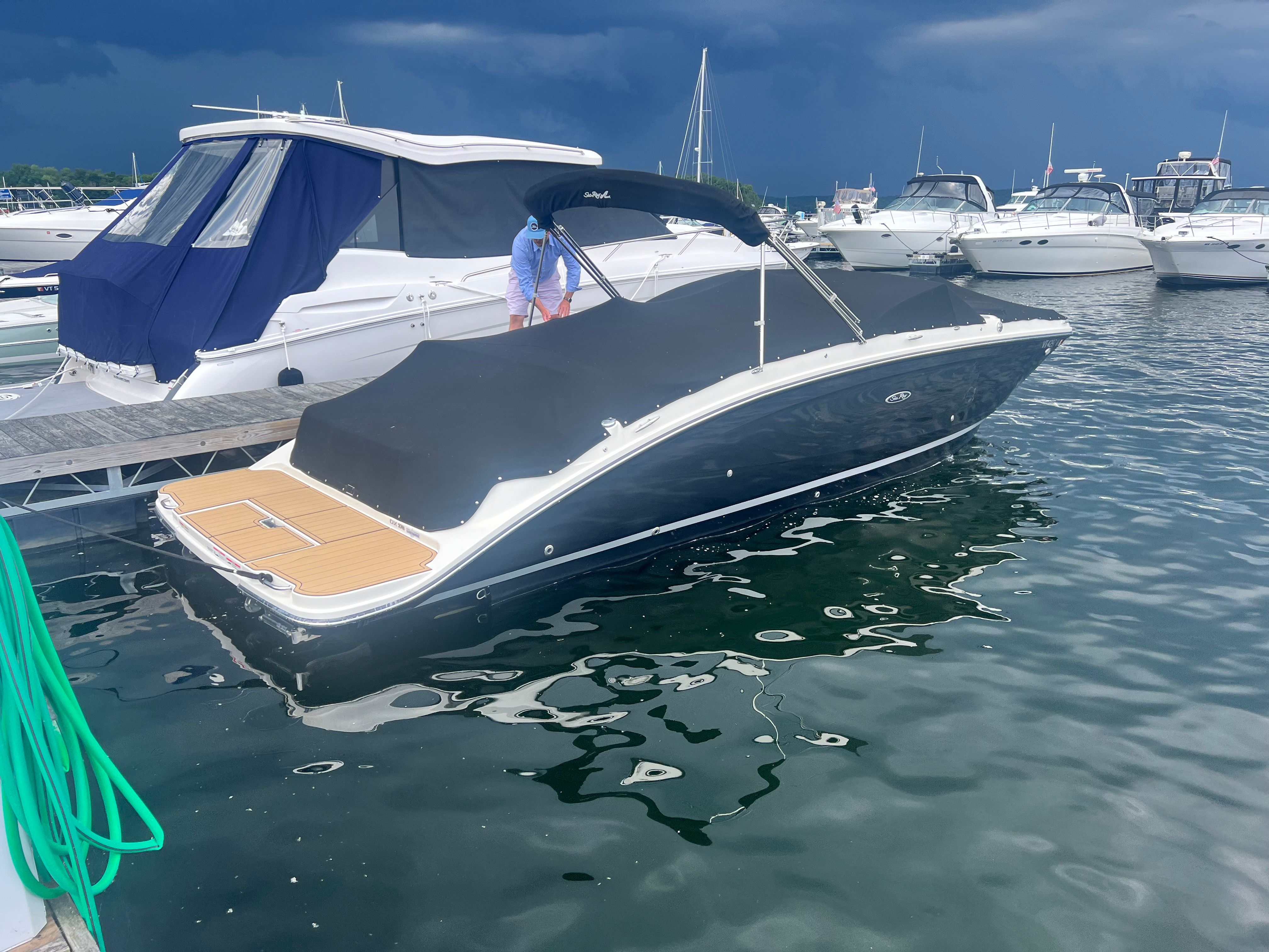 2018 Sea Ray SDX 270