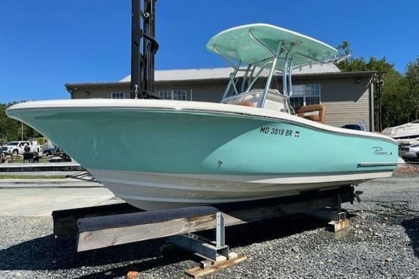 2021 Pioneer 222 Islander