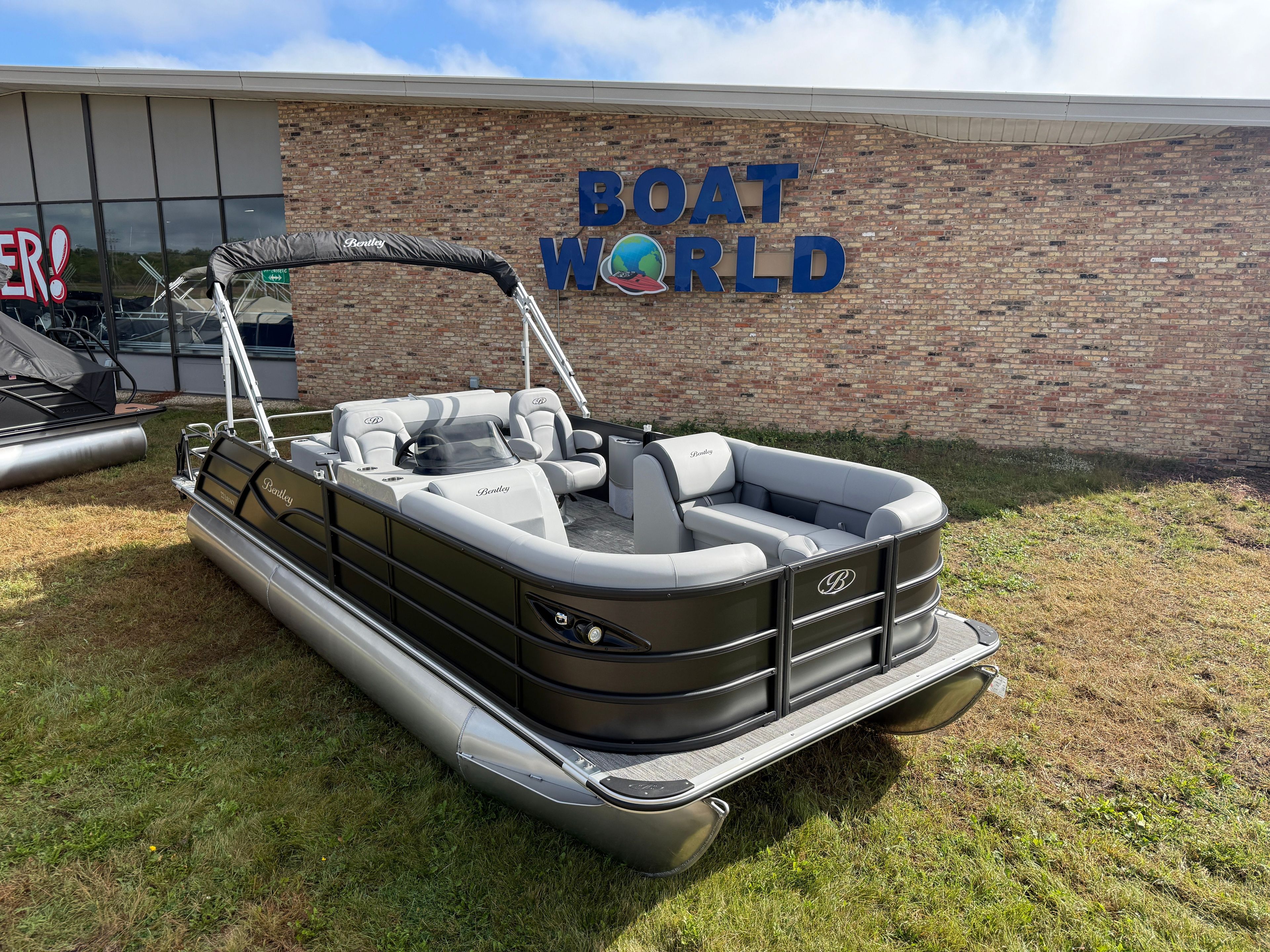 2026 Bentley Pontoons Legacy 220 Swingback Pontoon $38995