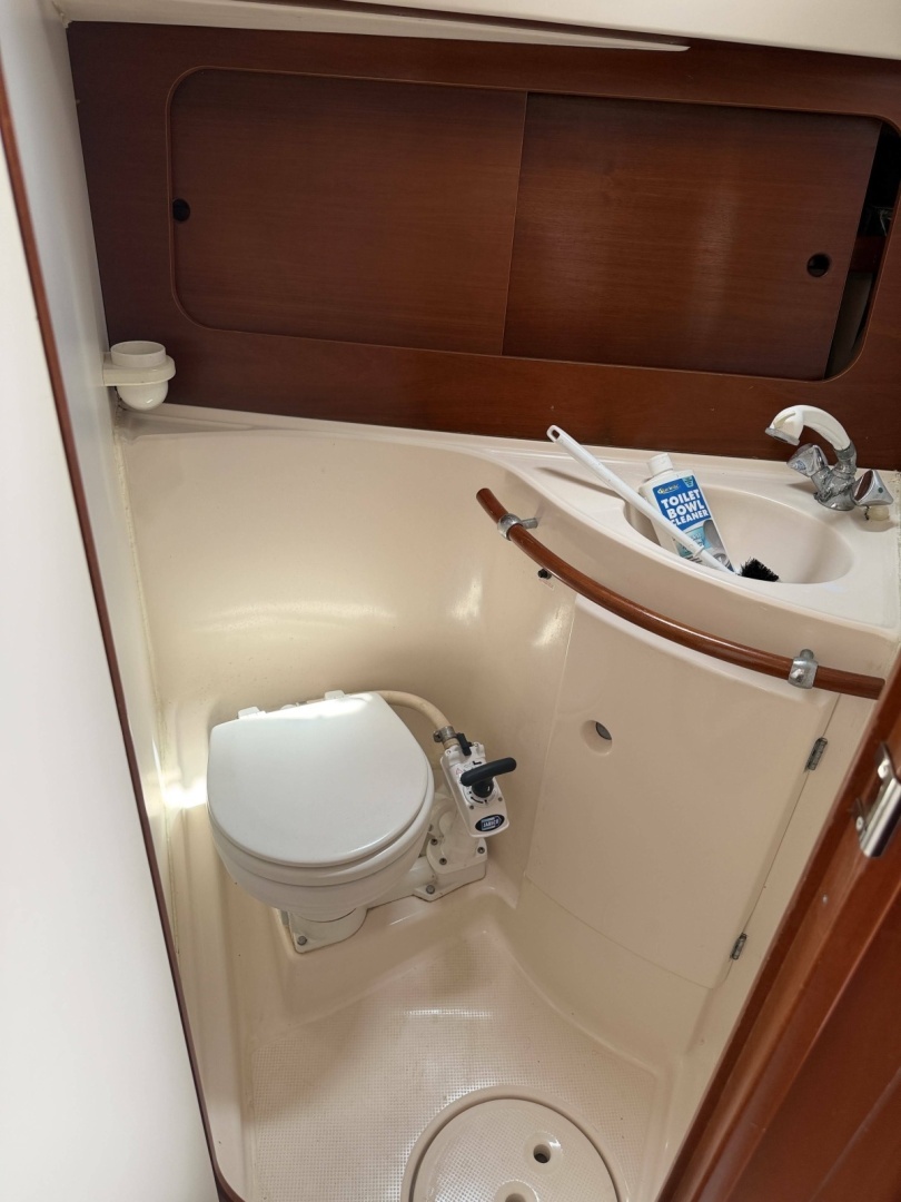 1995 Beneteau OCEANIS 321 - Image 14