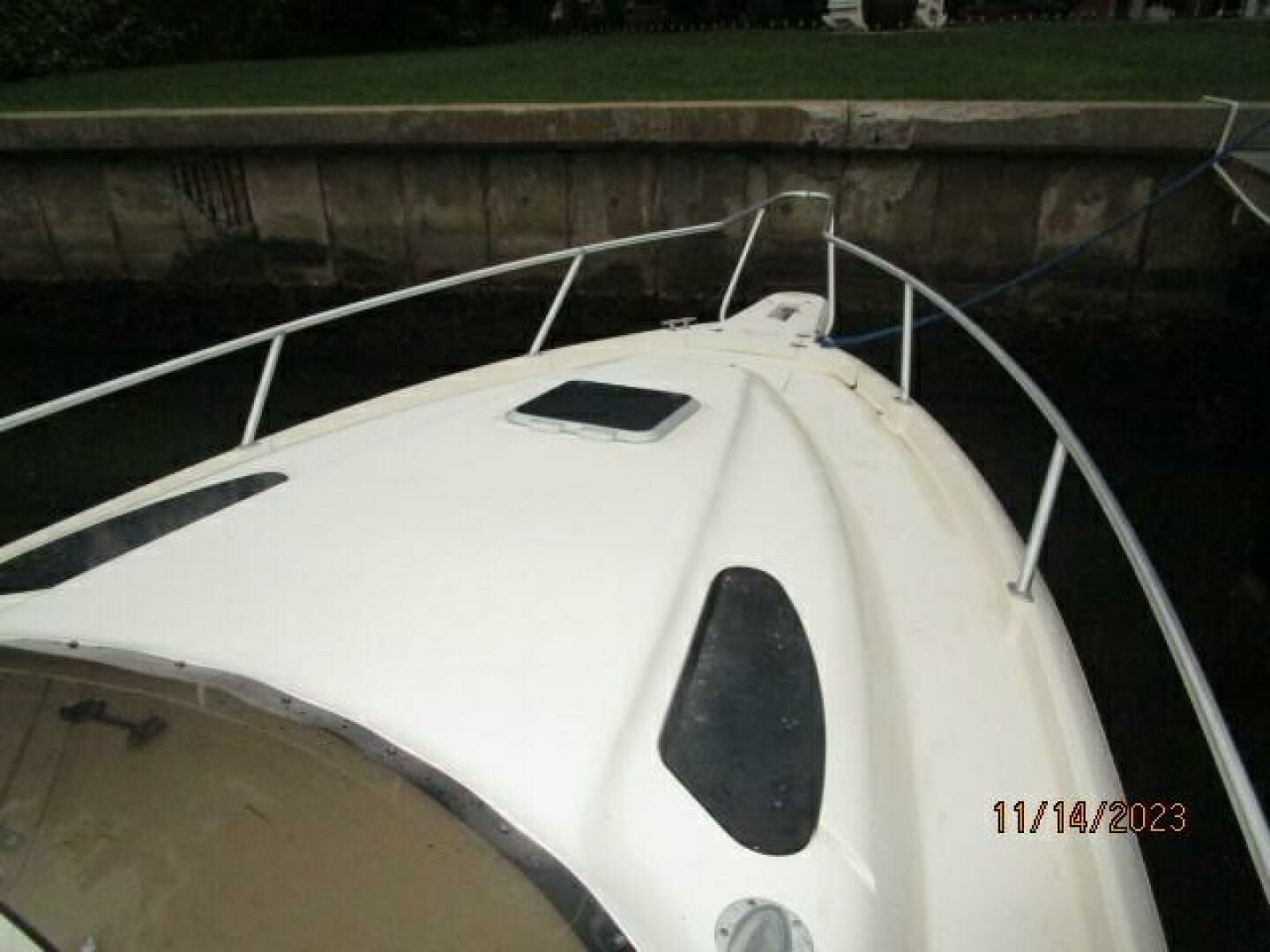 2001 Intrepid 348 Walkaround - Image 5
