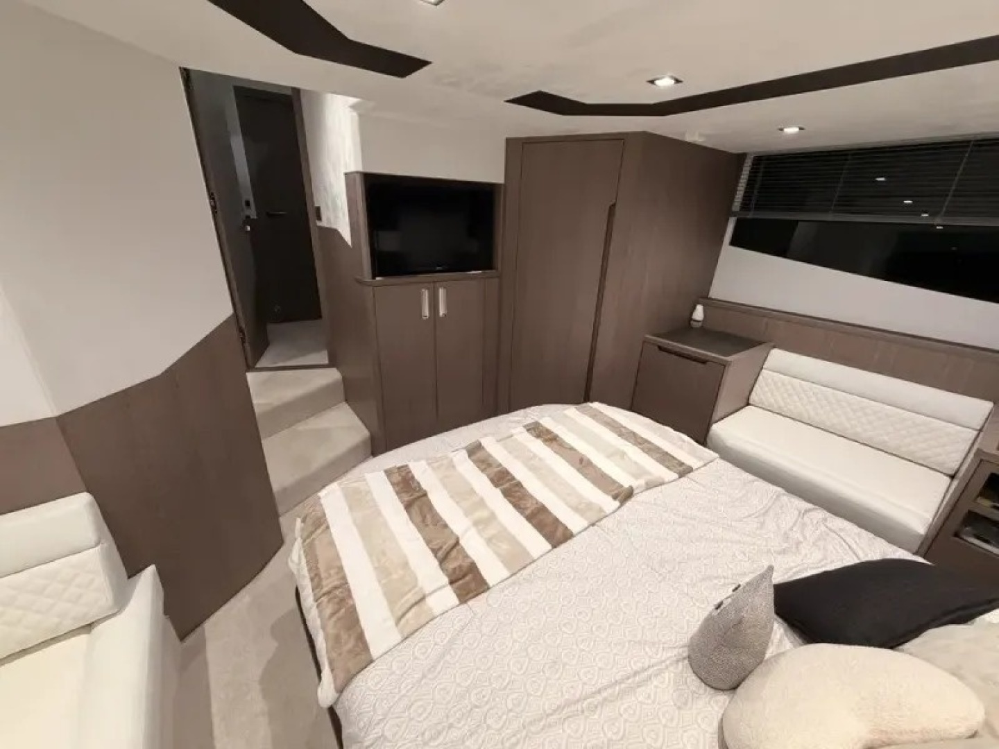 2023 Galeon 500 FLY - Image 21