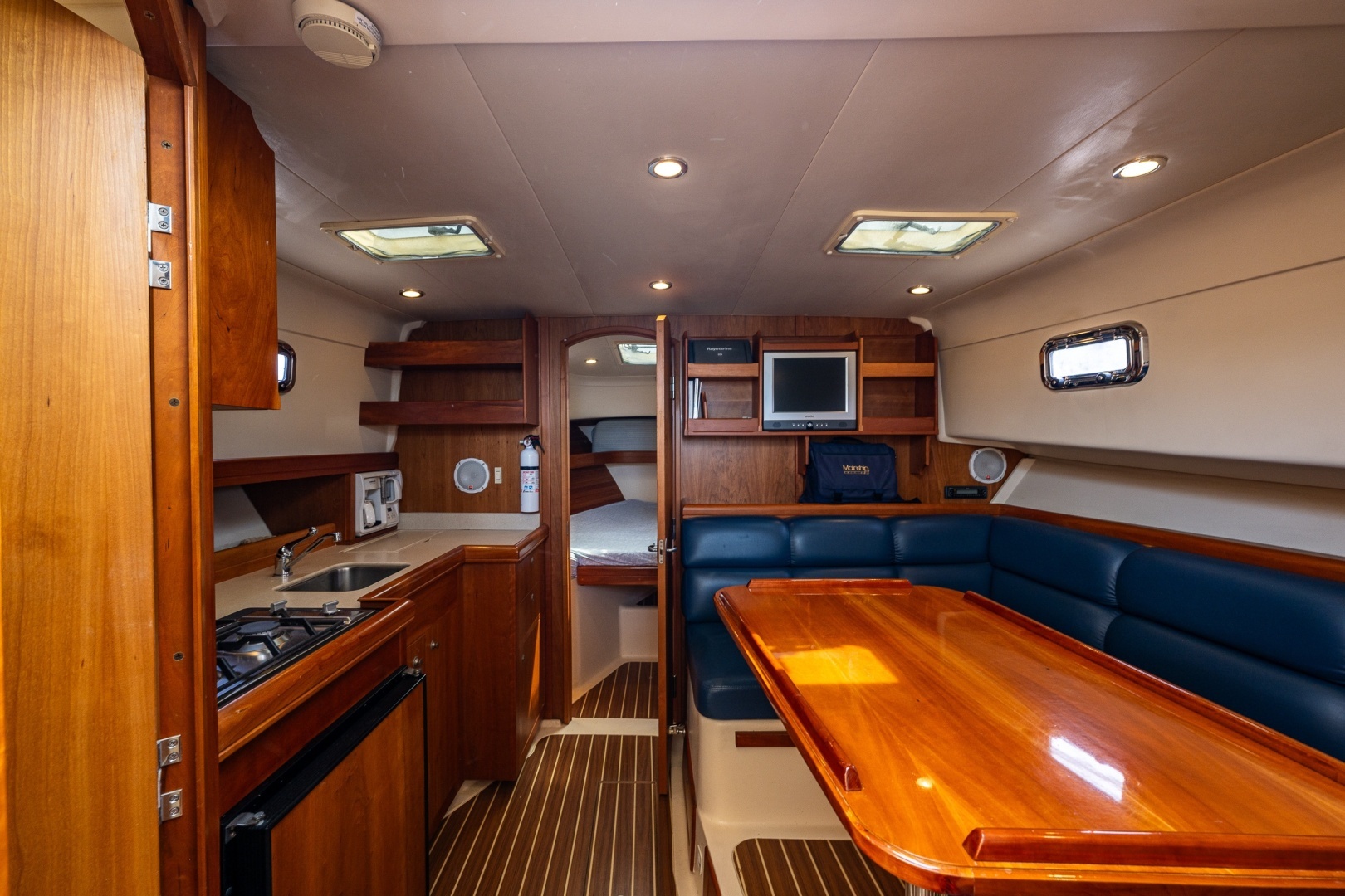 2004 Mainship Pilot 34 - Image 23