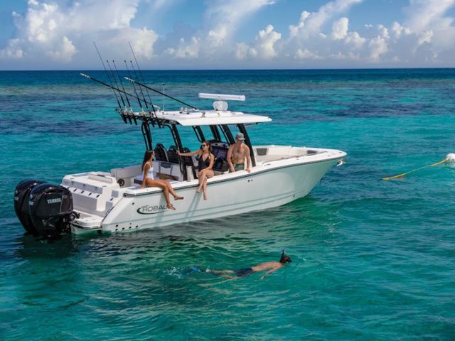 2026 Robalo R300 Center Console - 2