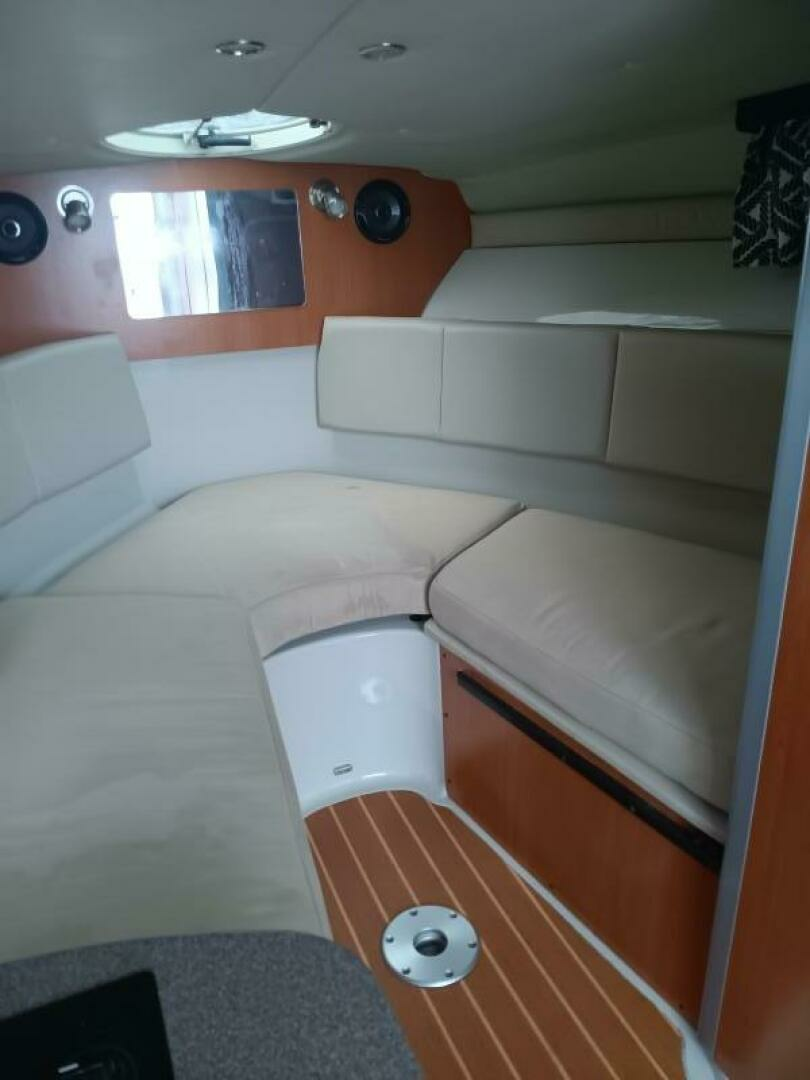 2010 Mariah 270 - Image 7