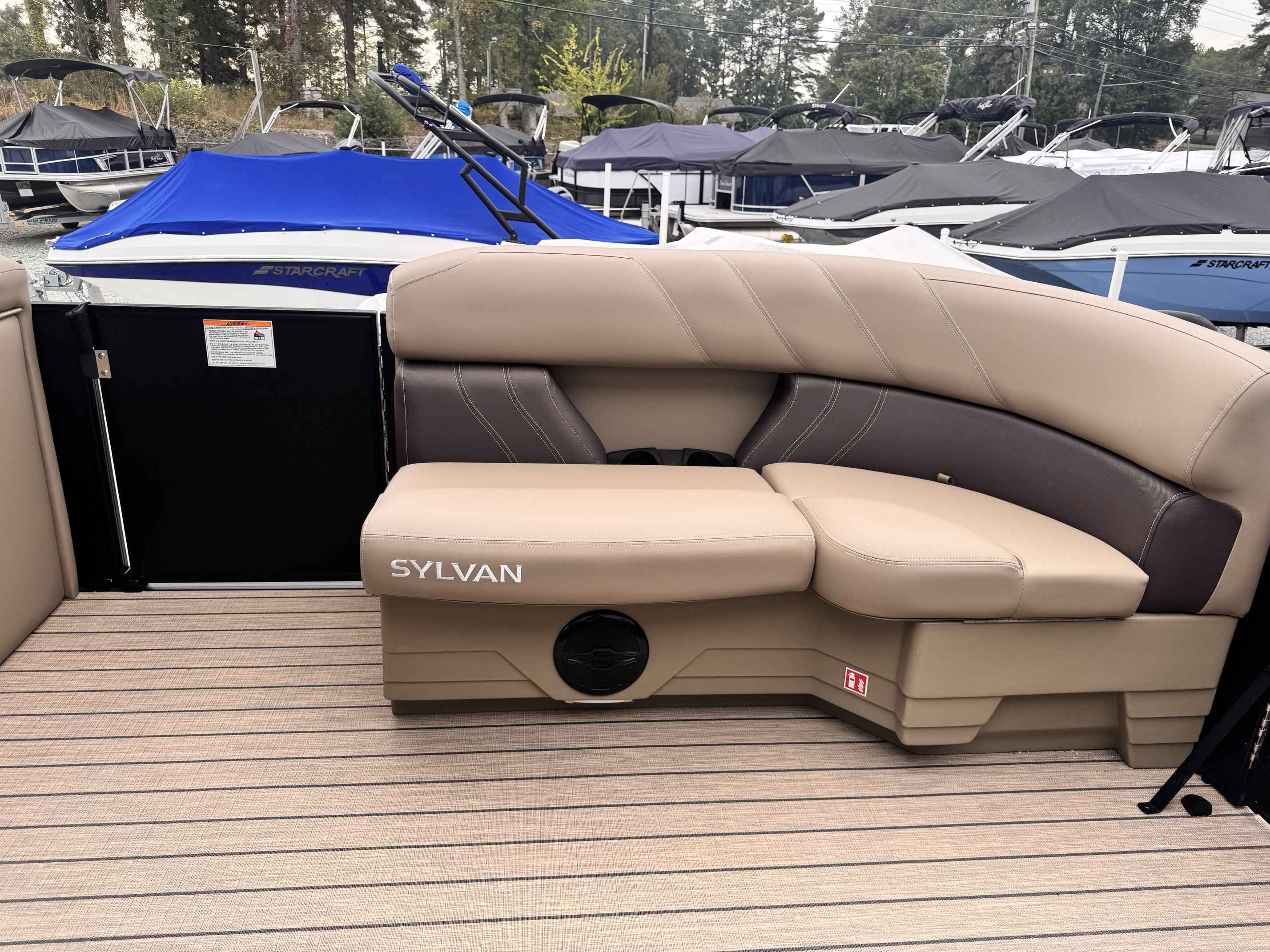 2026 Sylvan Mirage Cruise 8520 CRS - 5
