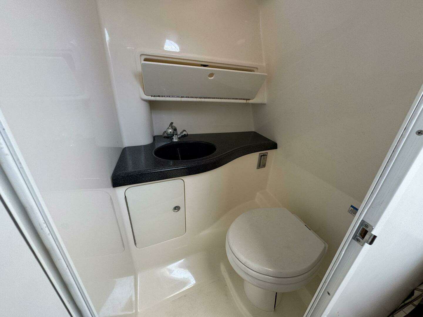 2011 Boston Whaler 305 Conquest - Image 40