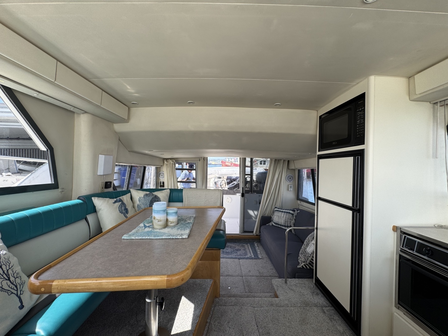 1996 Carver 370 Voyager - Image 52