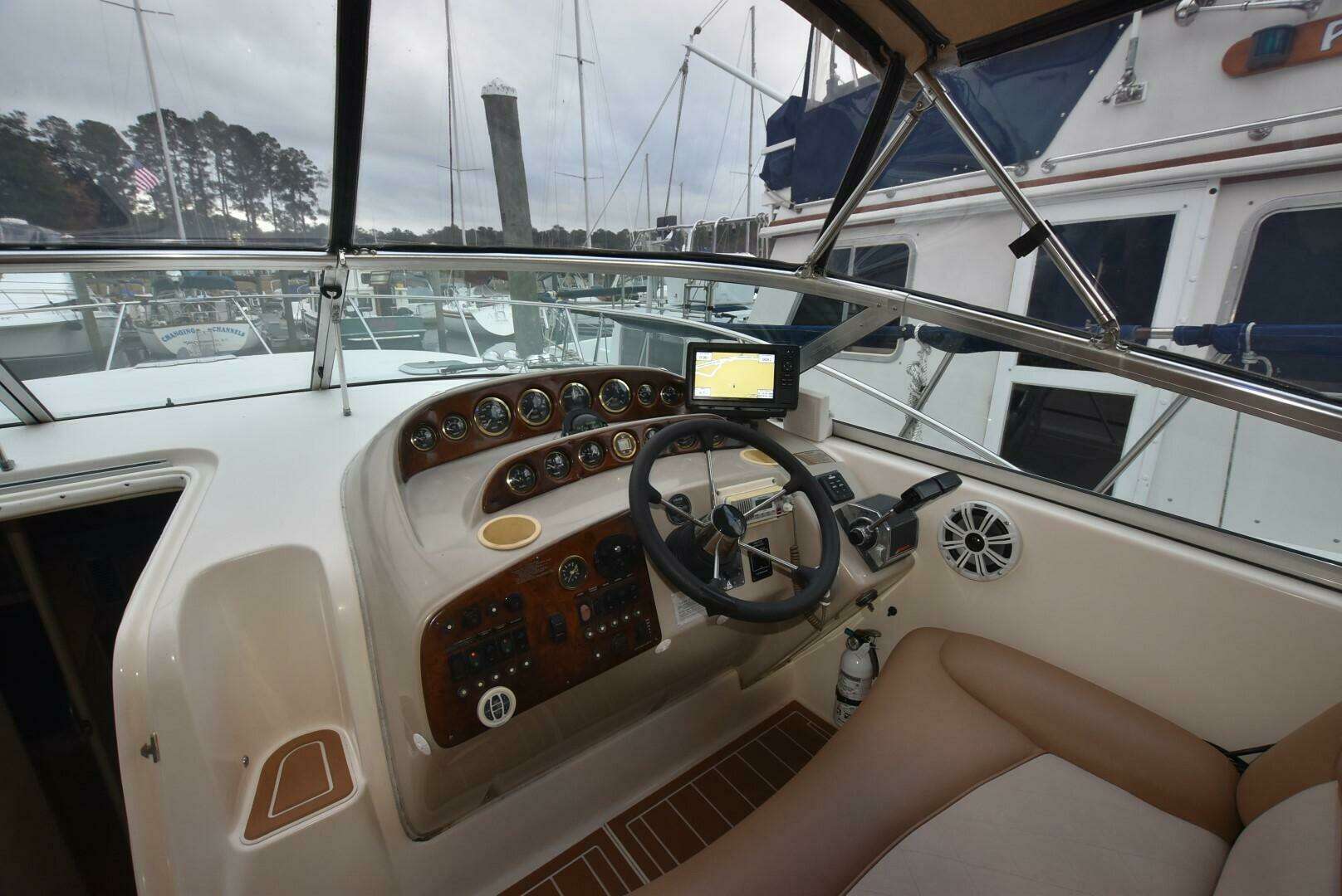 2000 Rinker 342 Fiesta Vee - Image 5