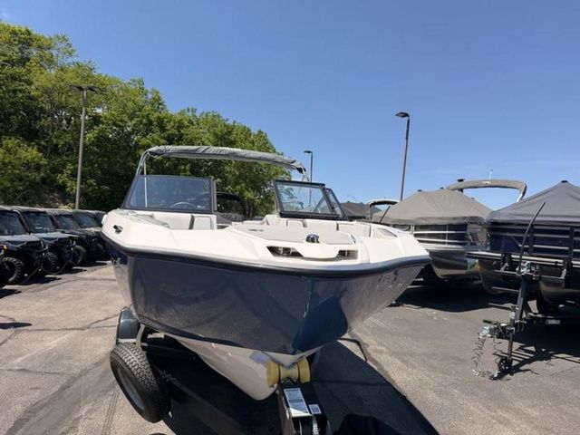 2026 Yamaha Boats SX220 - 2