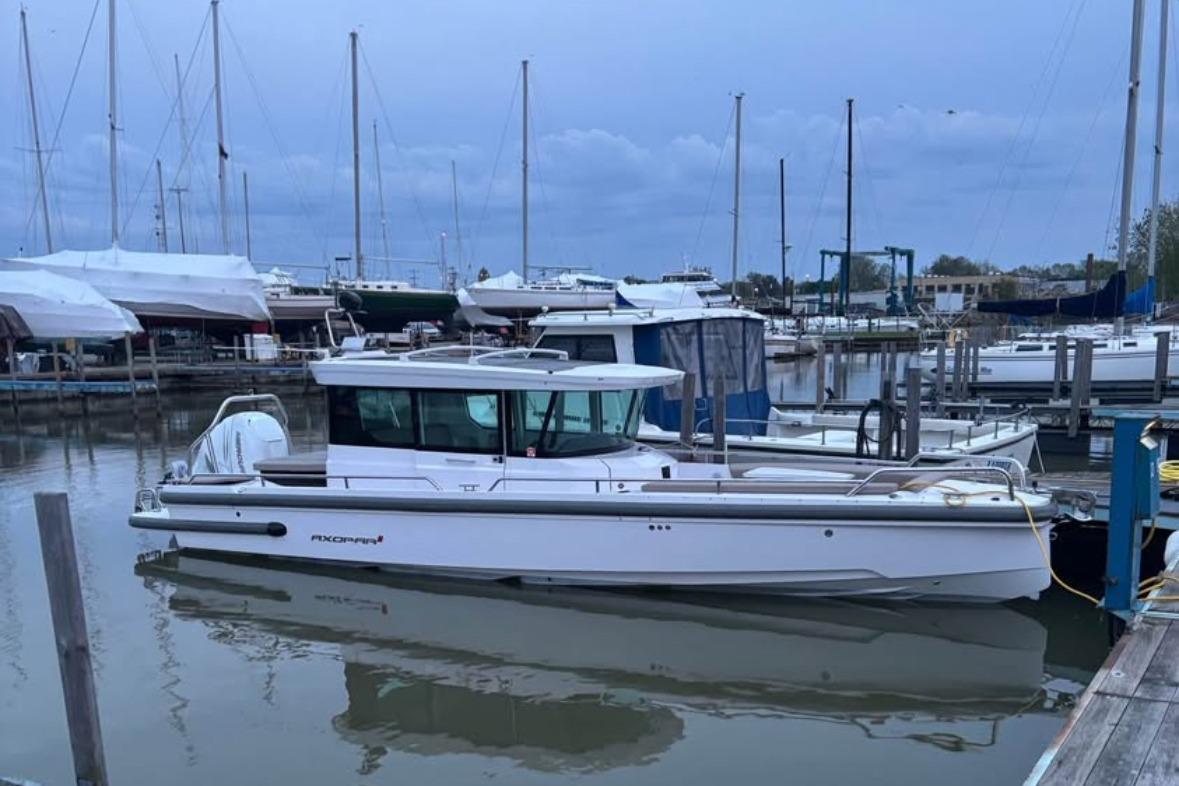 2022 Axopar 28 Cabin