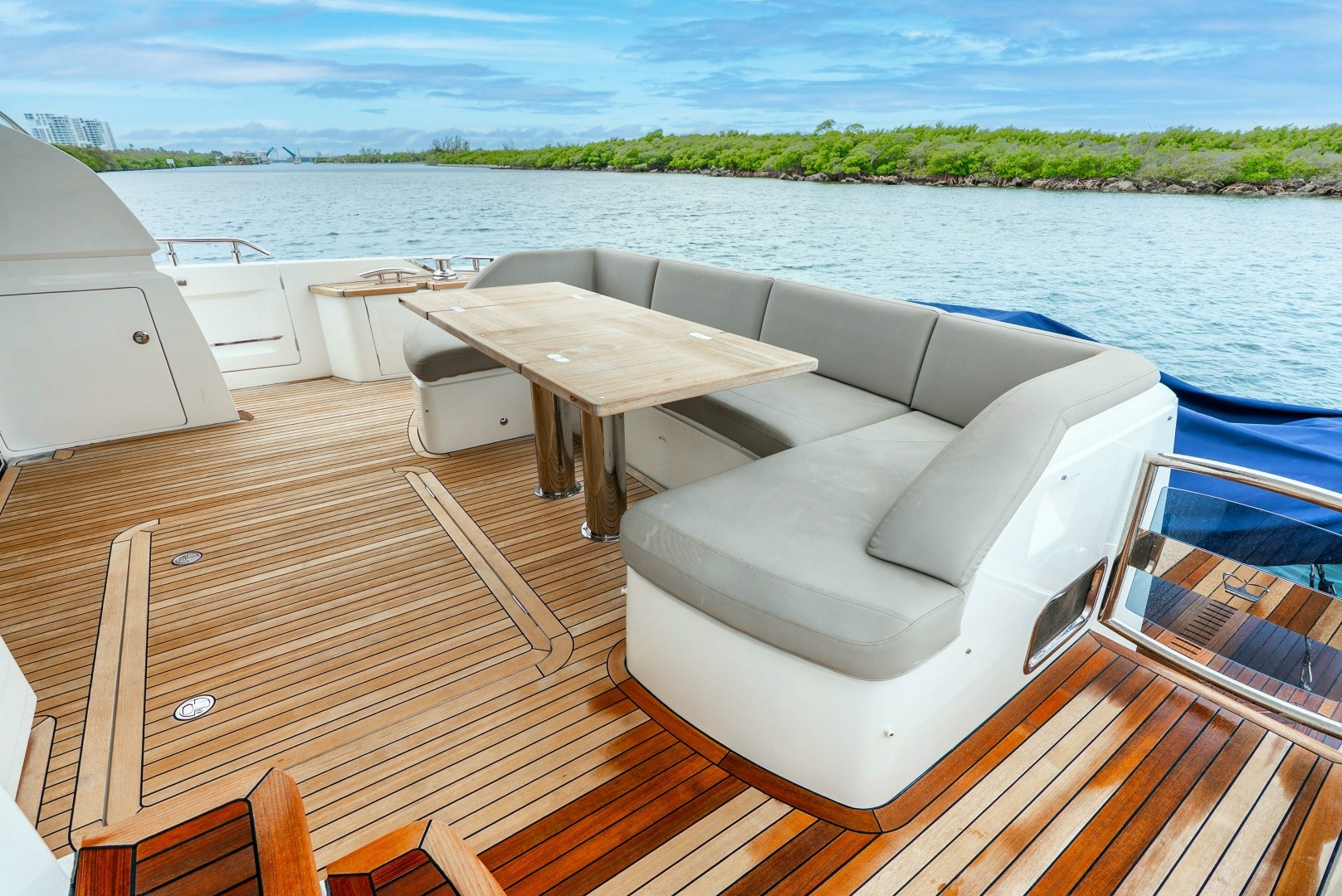 2018 Princess Yachts — - Image 15