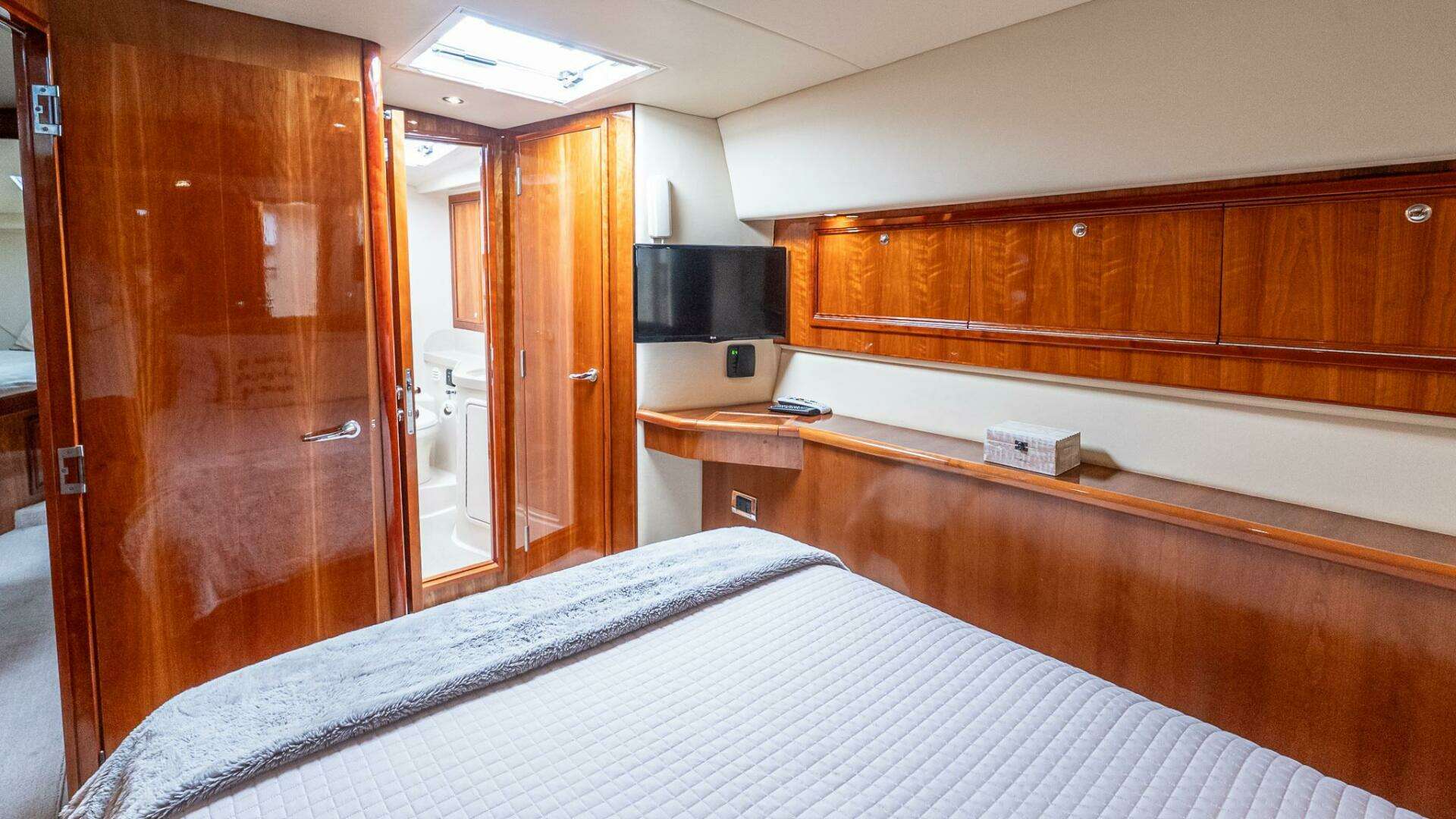 2005 Riviera 51 Flybridge - Image 49