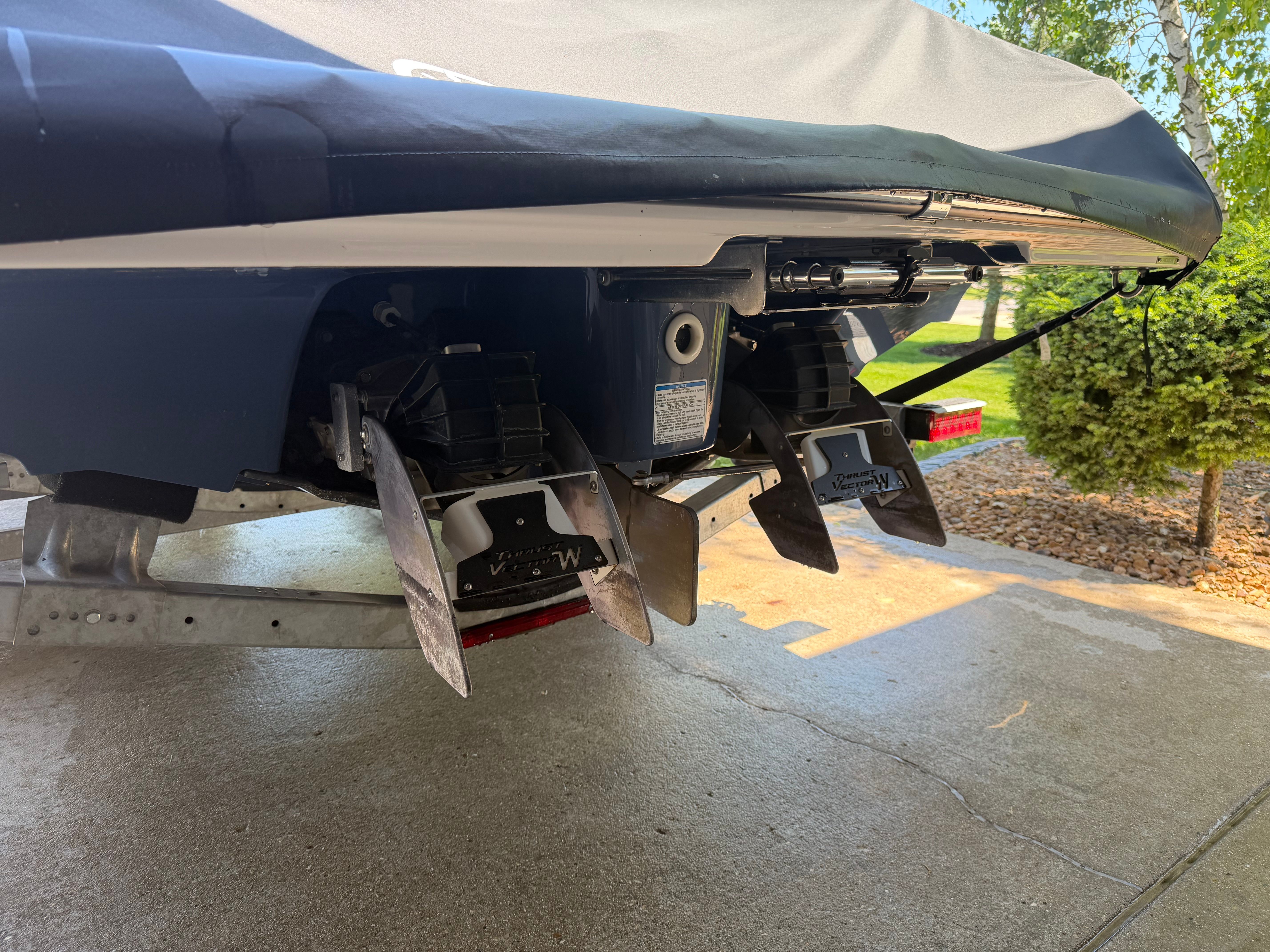 The image shows the stern of a 2018 Yamaha 242 Limited S boat on a trailer.