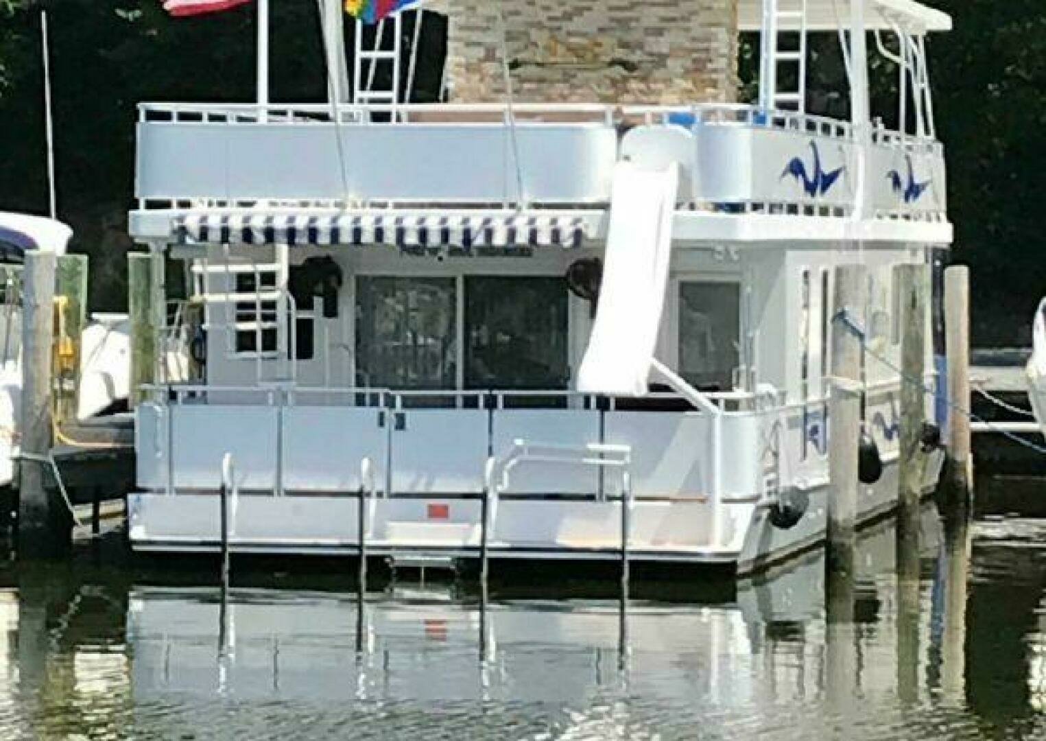 2017 Sumerset Houseboat - Image 2