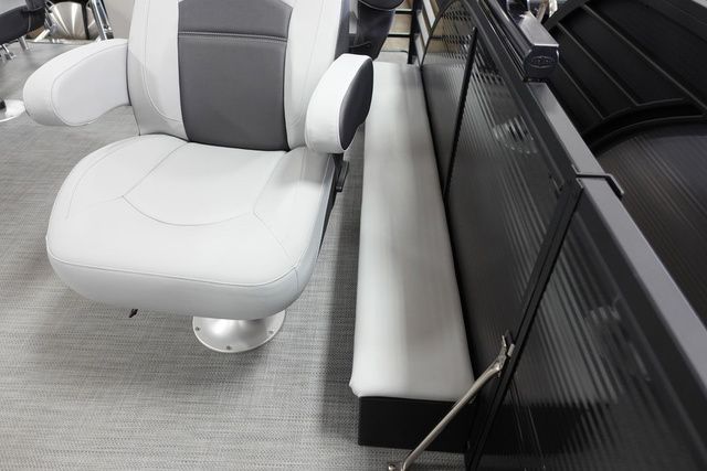 2023 Flagship Pontoons Discover Rear Fish D22 RF - 15