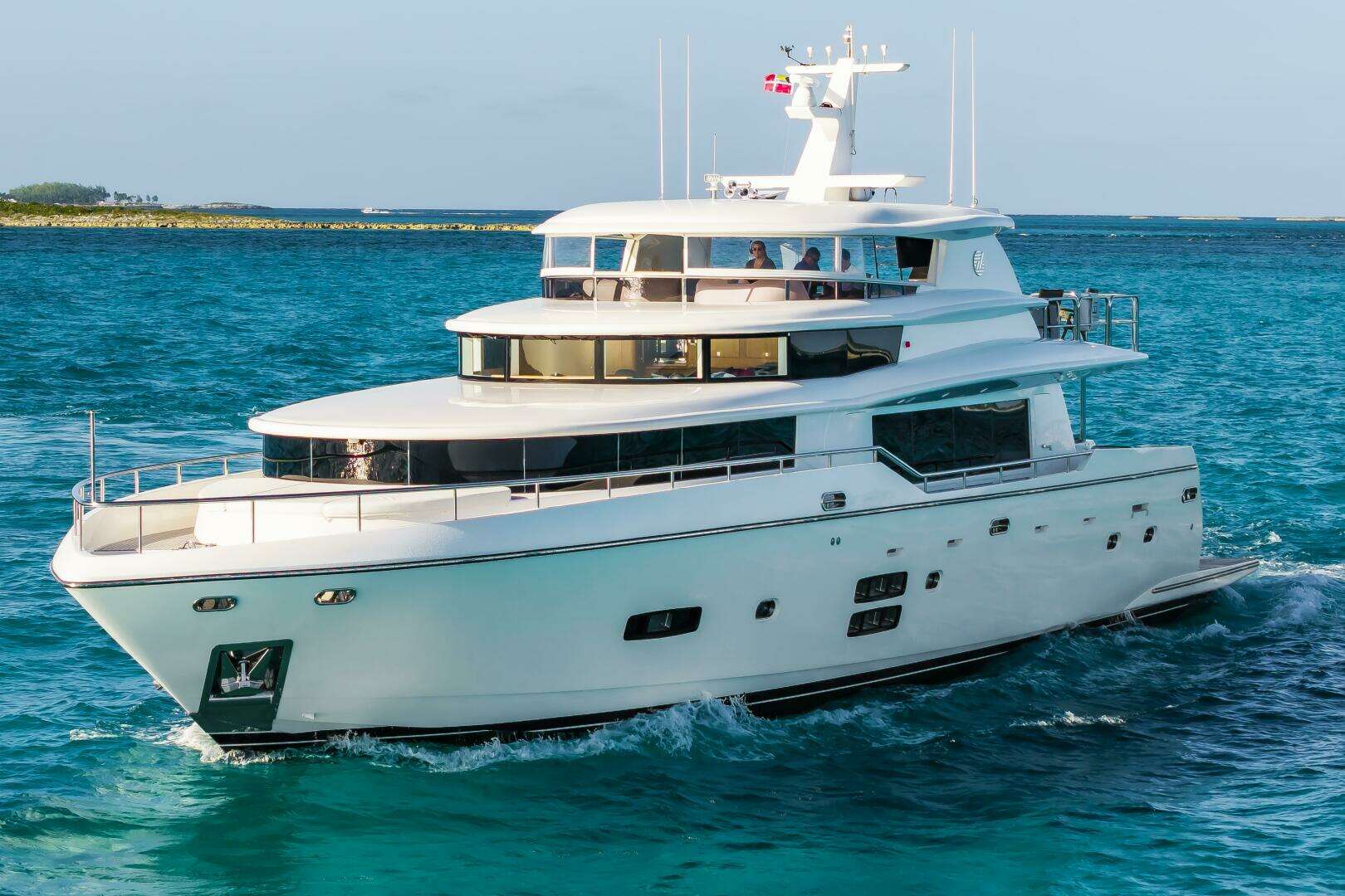 2017 Johnson 93 Flybridge - Image 9