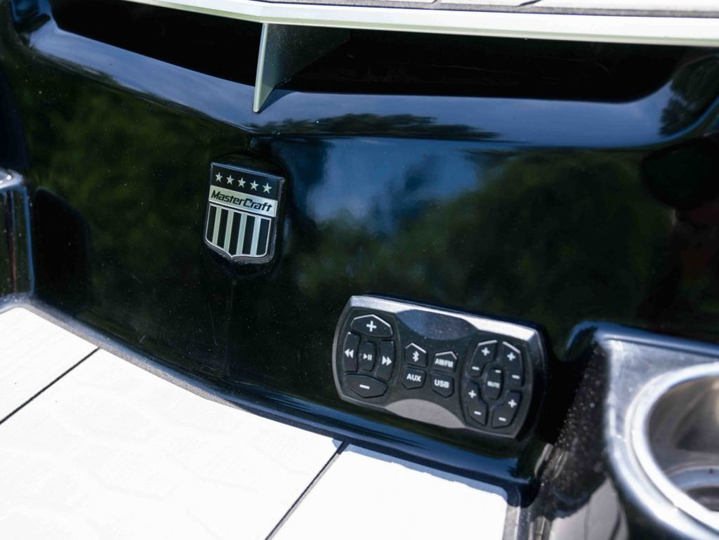 2019 MasterCraft X24 - 3
