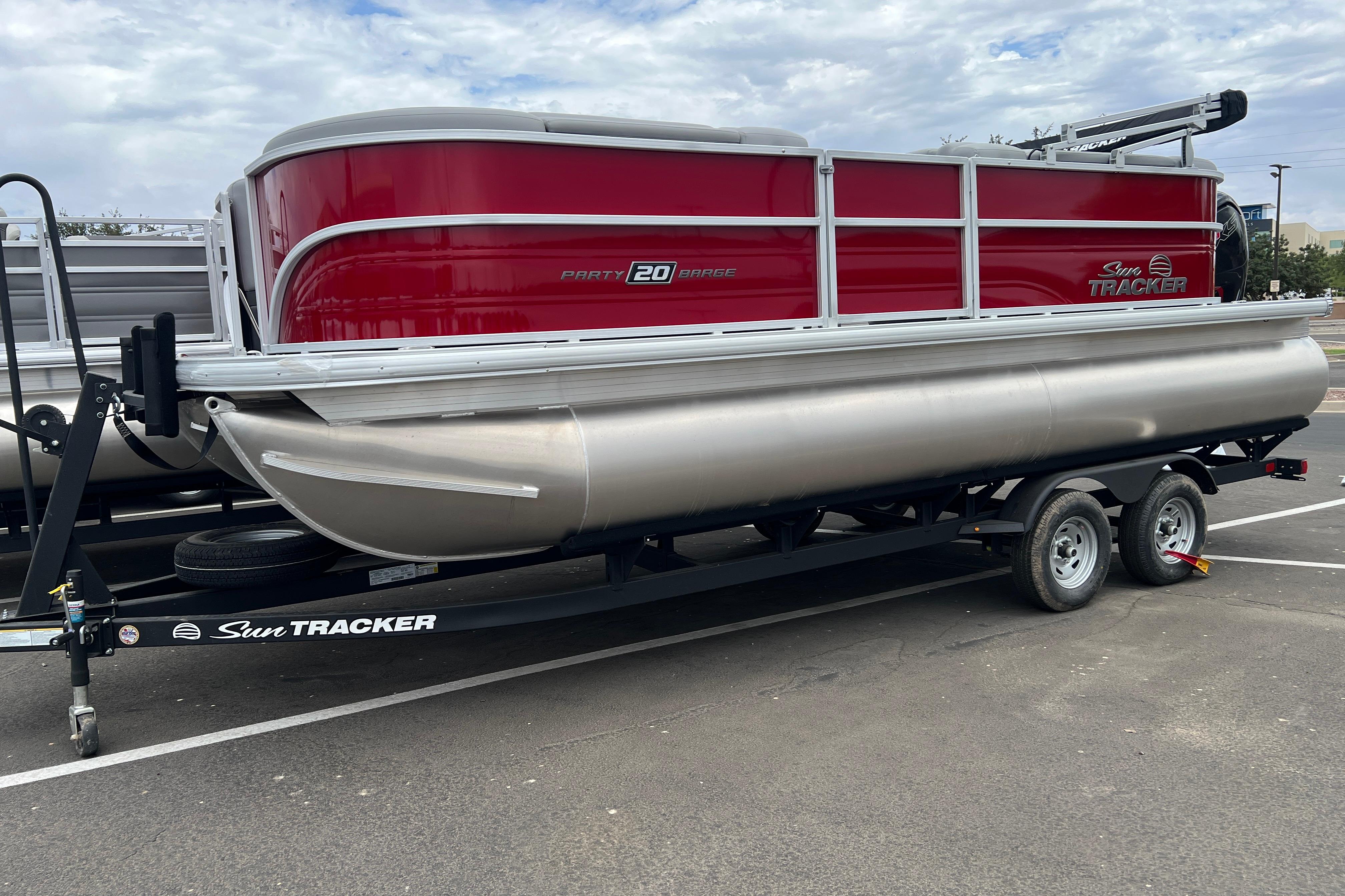 2026 Sun Tracker Party Barge 20 DLX