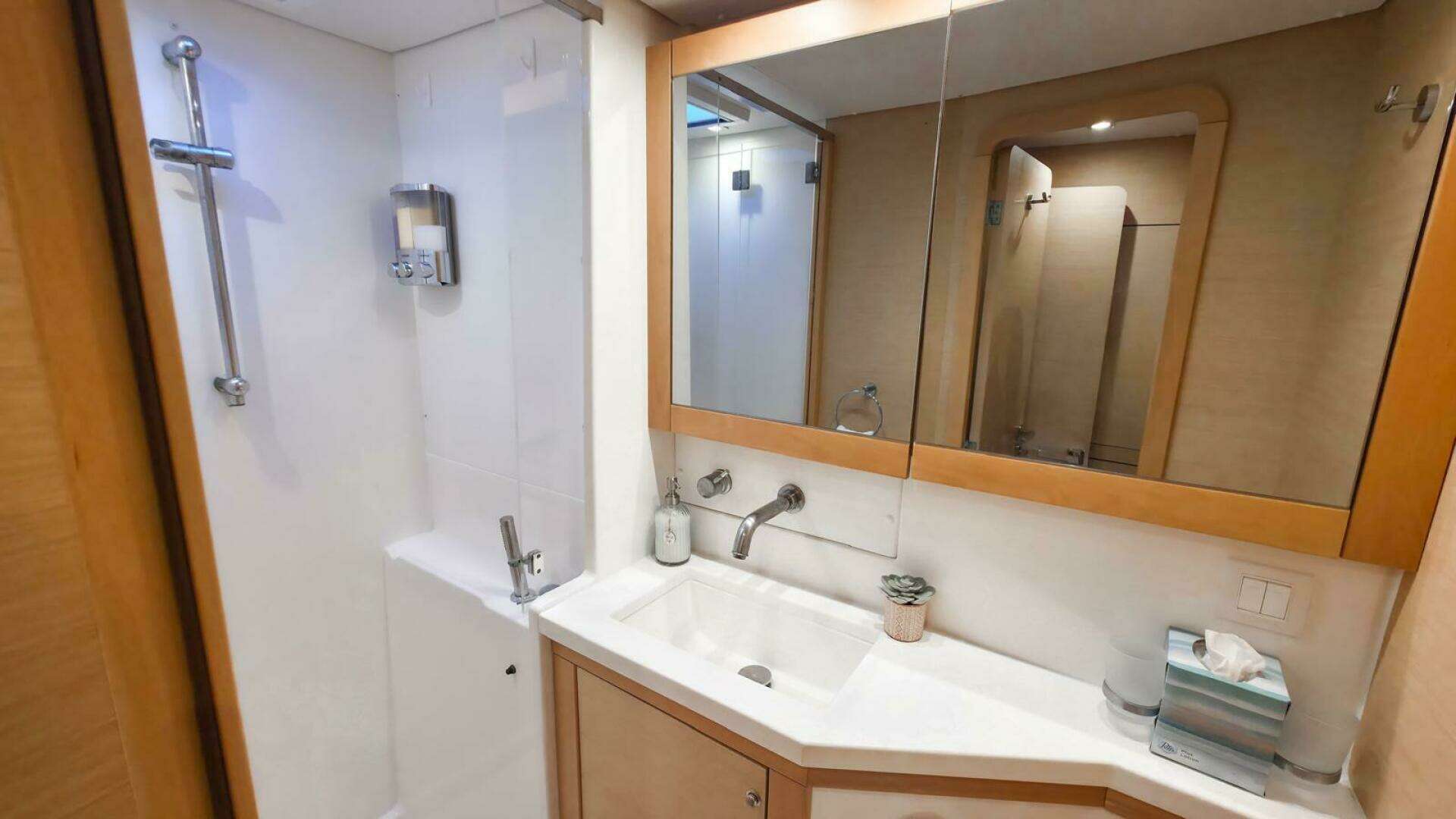 2016 Lagoon 450 - Image 18
