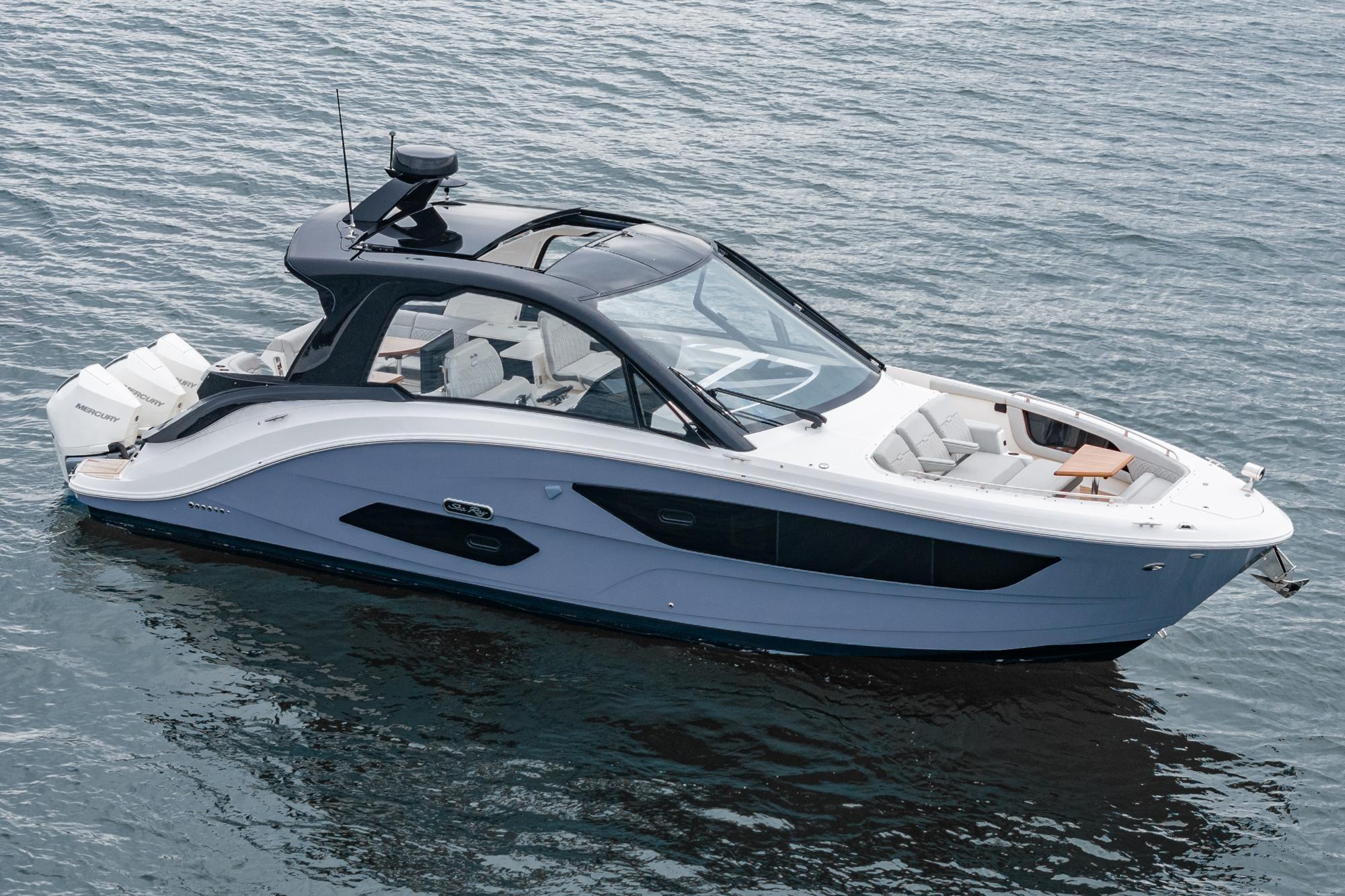 2022 Sea Ray Sundancer 370 Outboard