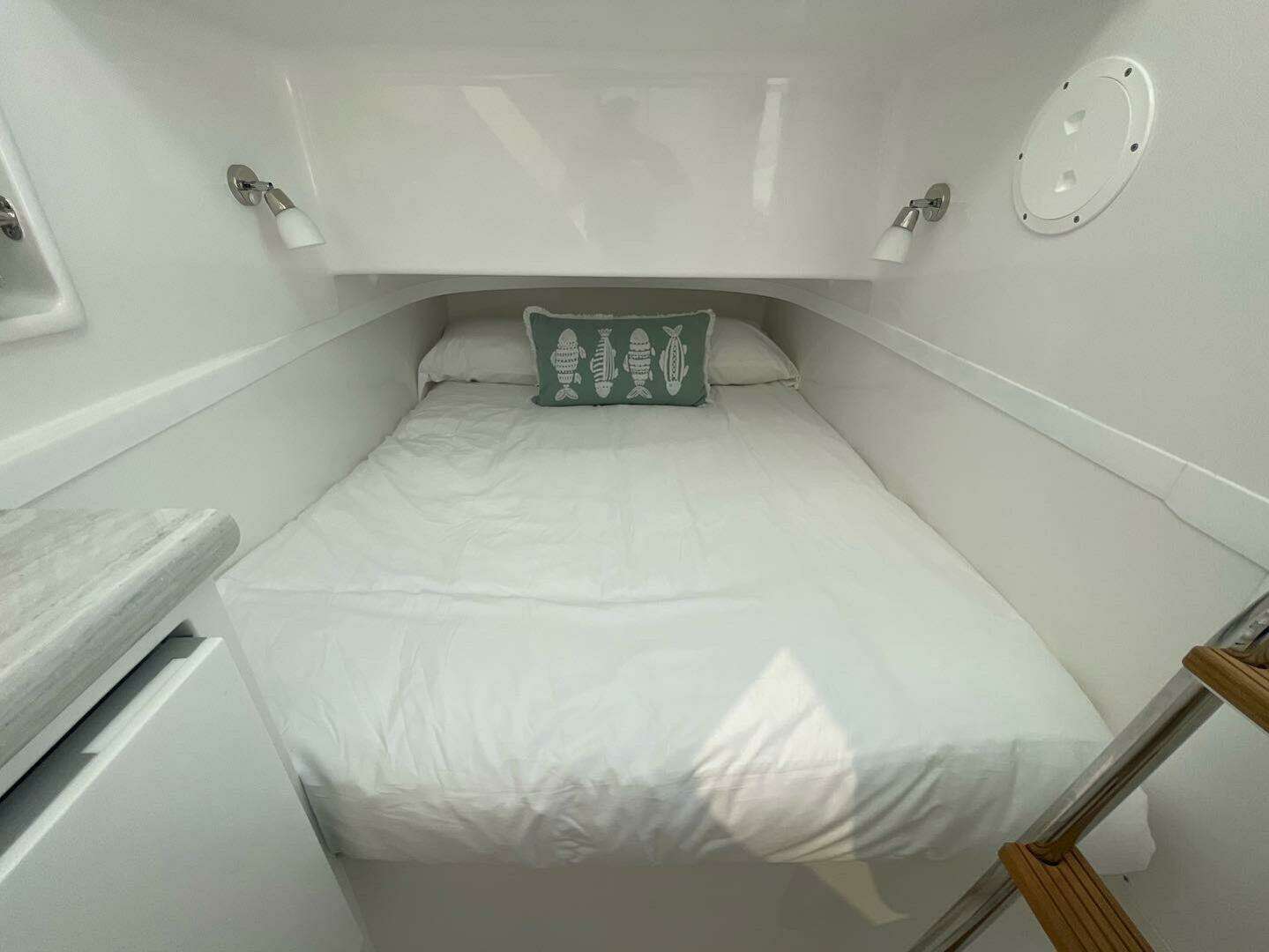 2026 Mag Bay 43 Center Console - Image 8