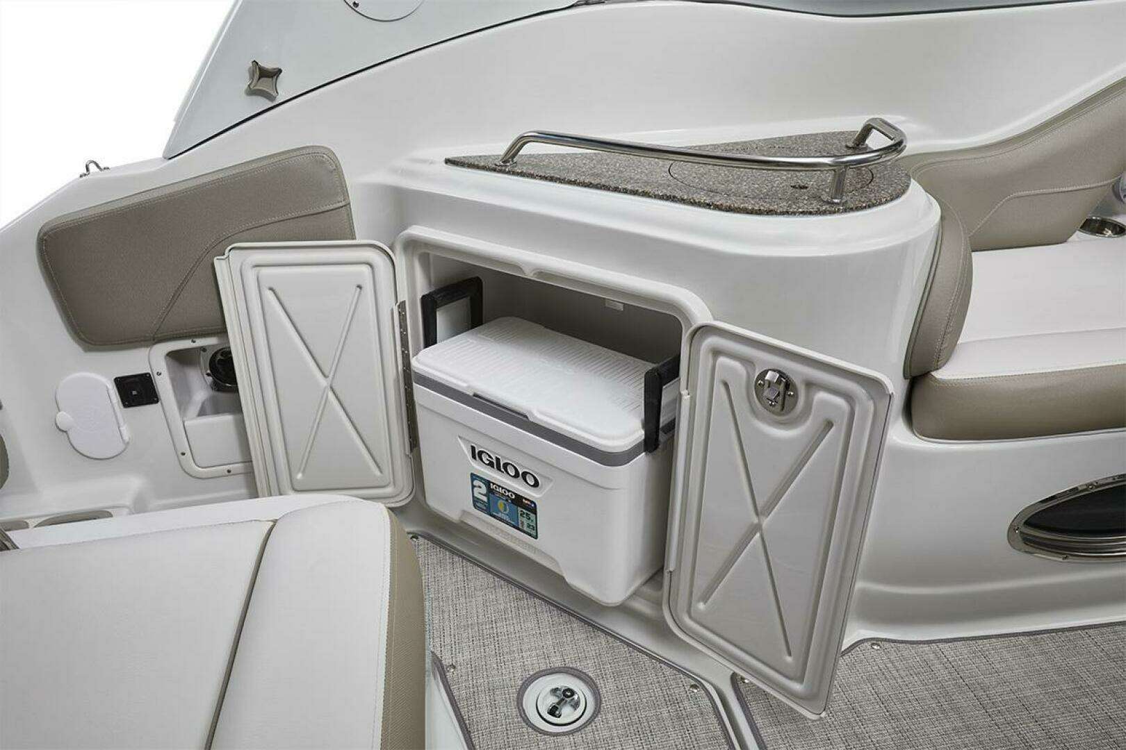 2023 Crownline — - Image 9
