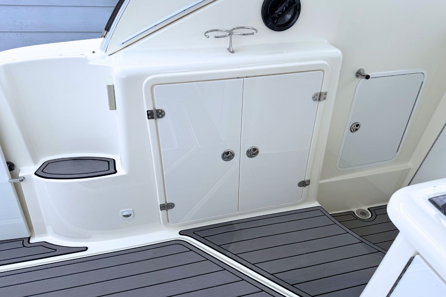 2007 Cruisers Yachts 420 Express - 10