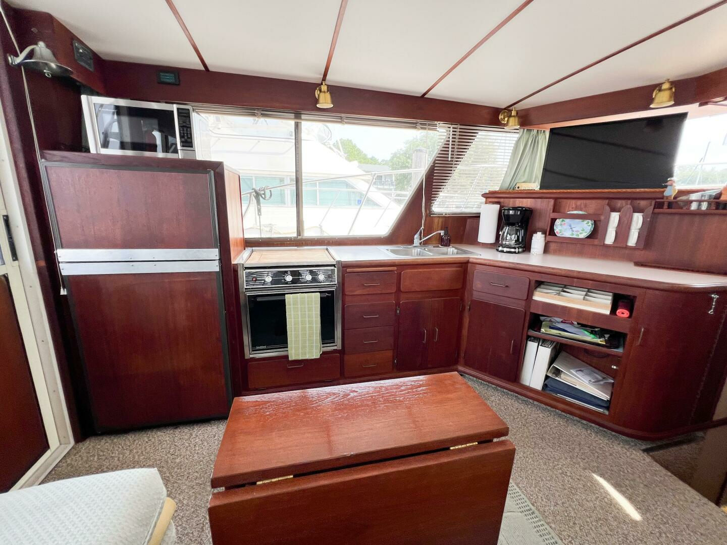 1987 Tollycraft 34 Sedan Sport - Image 26