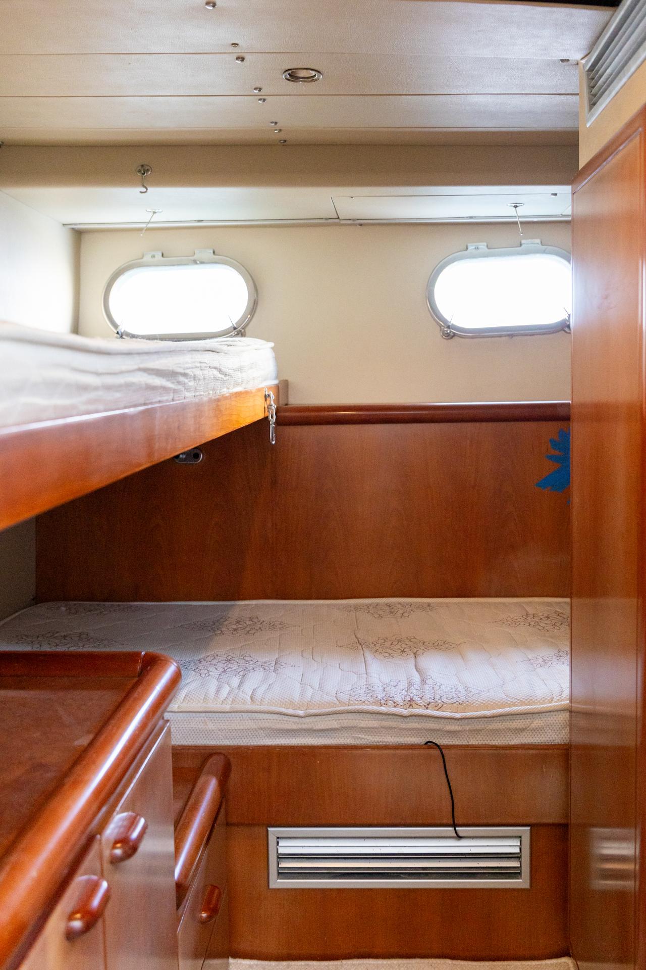 1999 Ferretti Yachts 80 - 108