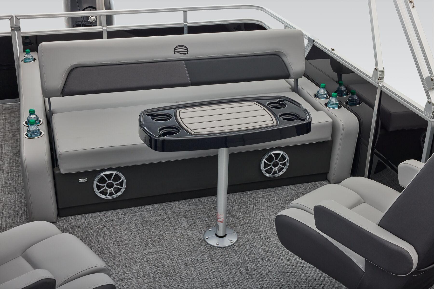 2026 Sun Tracker Party Barge 22 RF DLX - 45