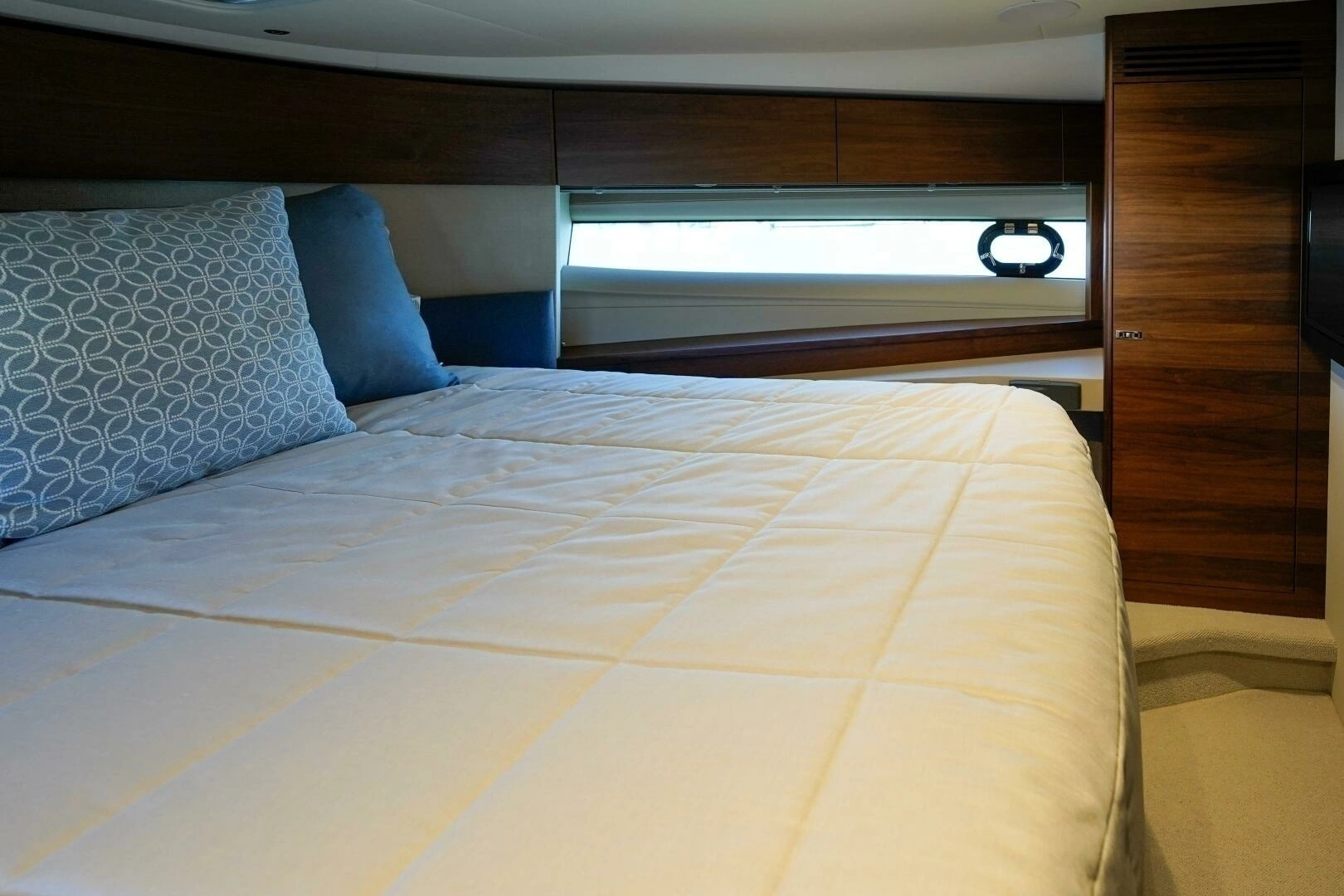 2021 Princess F50 - Image 13