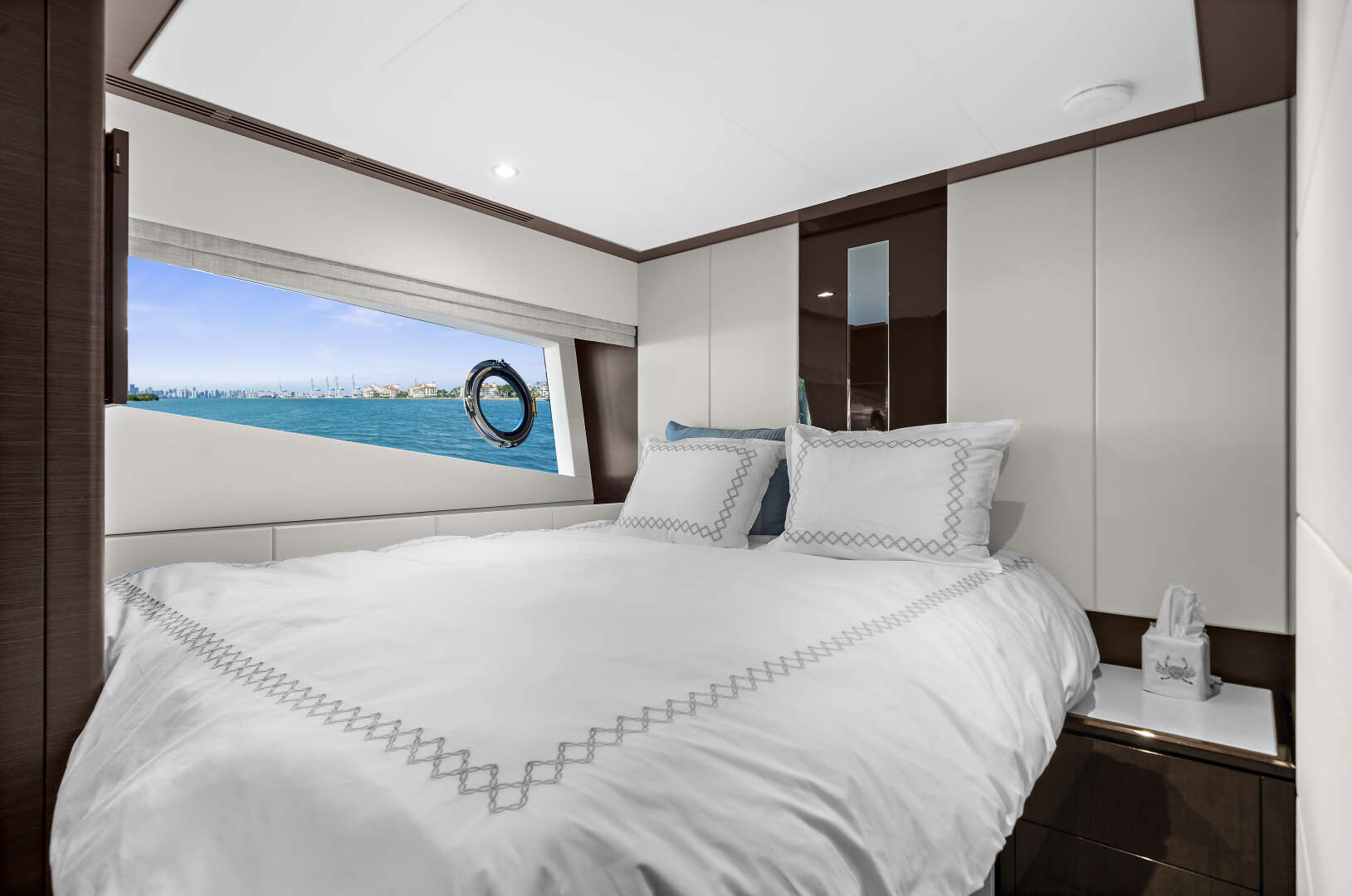 2024 Ocean Alexander 32L - Image 74
