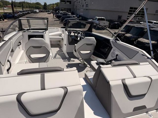 2026 Yamaha Boats SX220 - 7