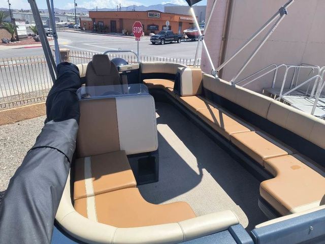 2025 Avalon Aura Pontoon Boats - 15