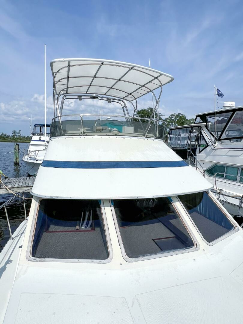 1987 Tollycraft 34 Sedan Sport - Image 21