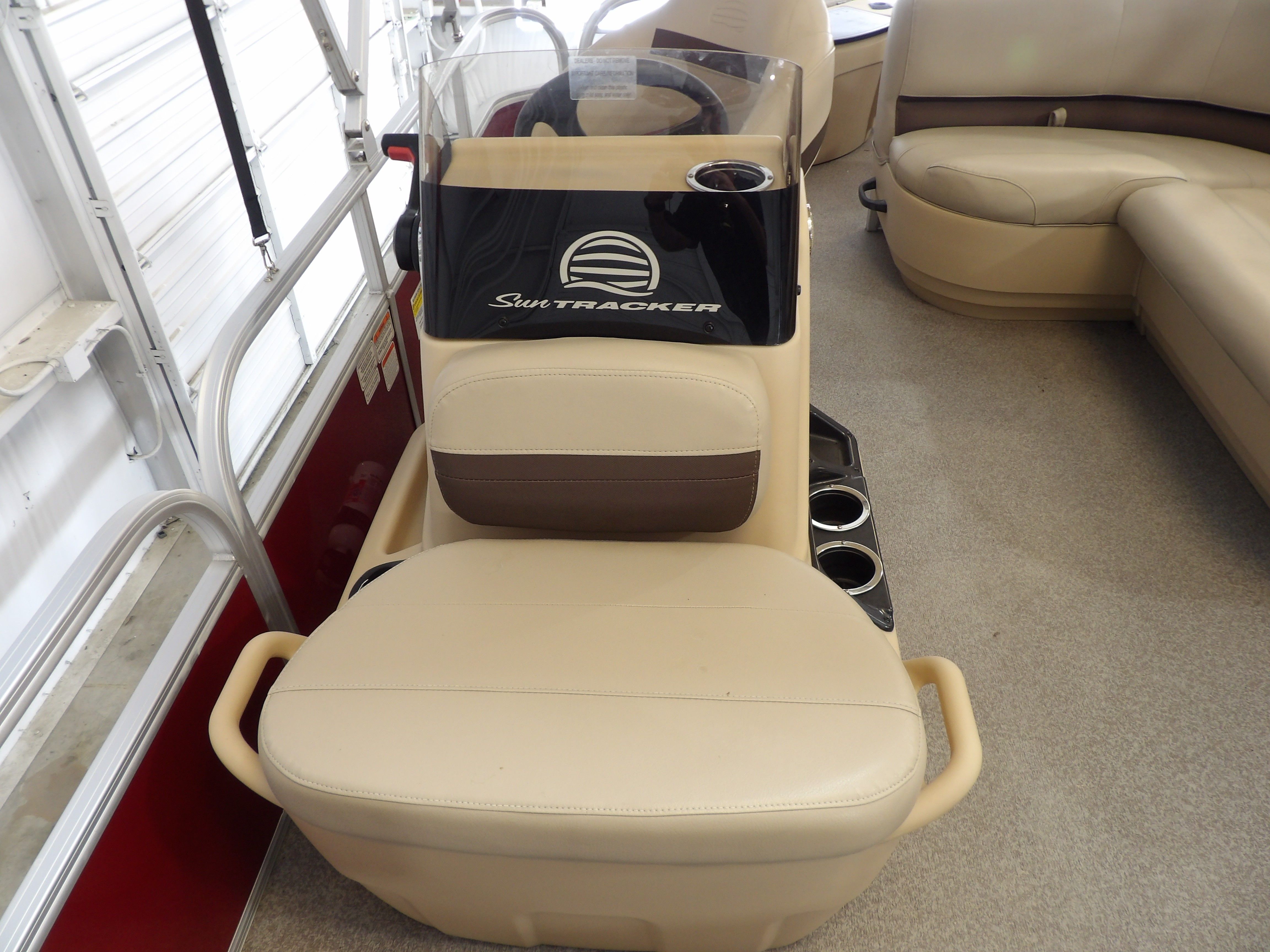2019 Sun Tracker 18 Bass Buggy - 9