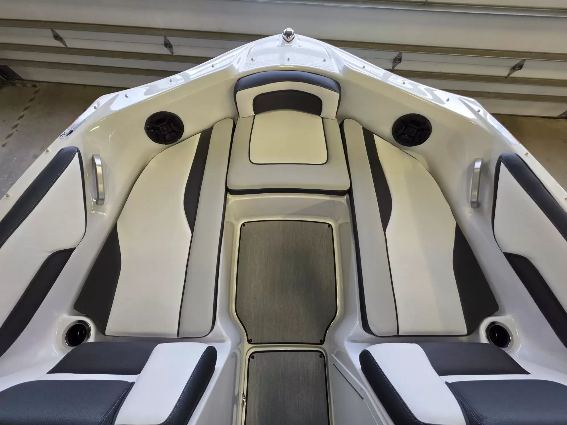 2026 Yamaha Boats AR195 - 15