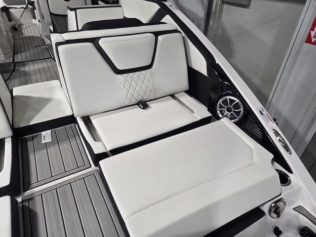 2026 Yamaha Boats 252S - 10